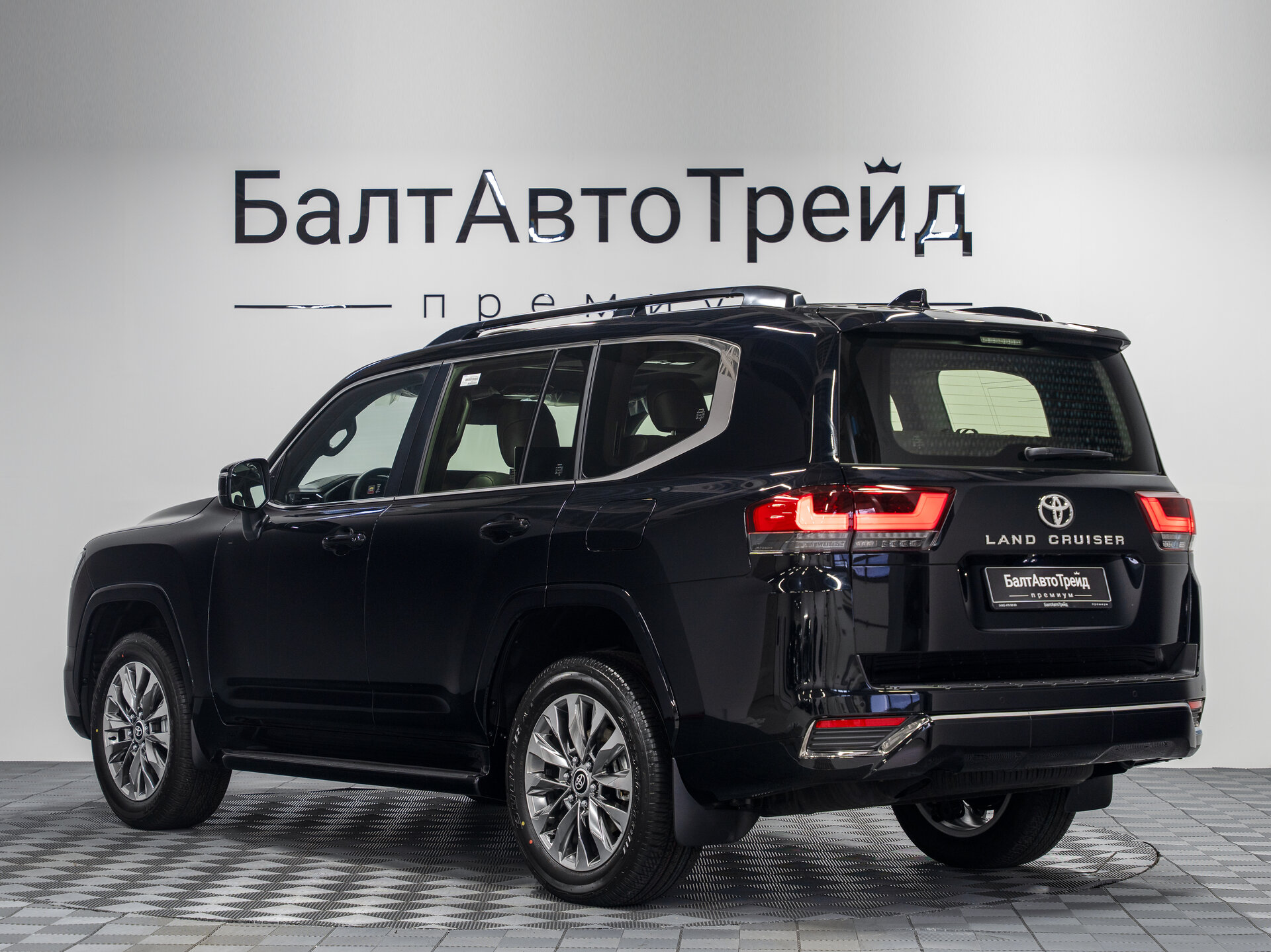 Автомобиль Toyota Land Cruiser 3.4 AT (415 л.с.) 4WD - 9
