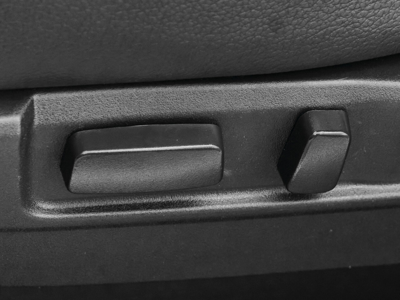 Купить Mitsubishi Outlander 2.4 CVT (167 л.с.) 4WD, 2015 в Екатеренбурге