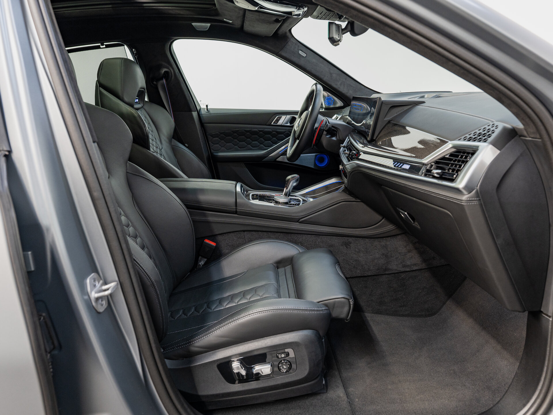 Автомобиль BMW X6 M Competition 4.4 AT (625 л.с.) 4WD - 10