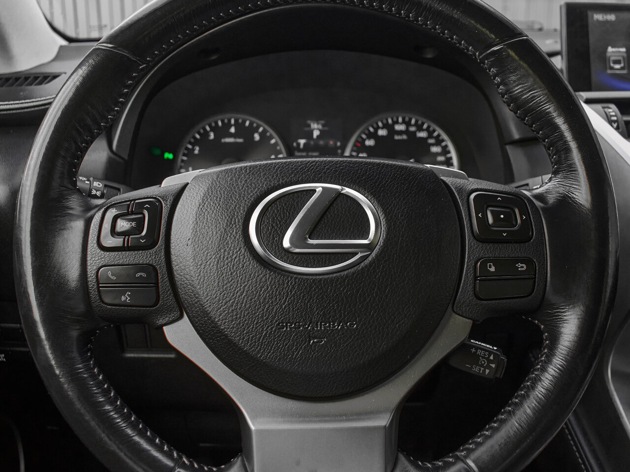 Купить Lexus NX 200 2.0 CVT (150 л.с.) 4WD, 2015 в Екатеренбурге