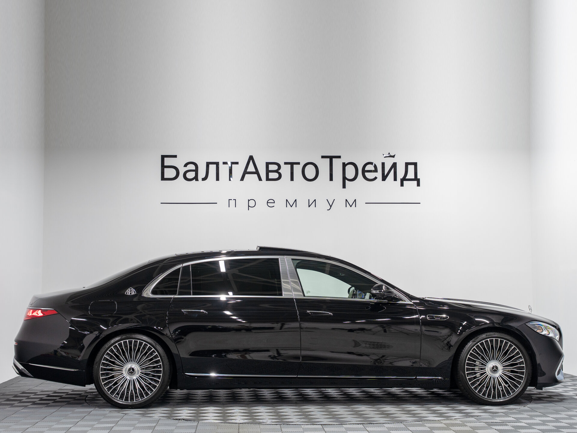 Автомобиль Mercedes-Benz Maybach S-Класс 580 4.0 AT (537 л.с.) 4WD - 8