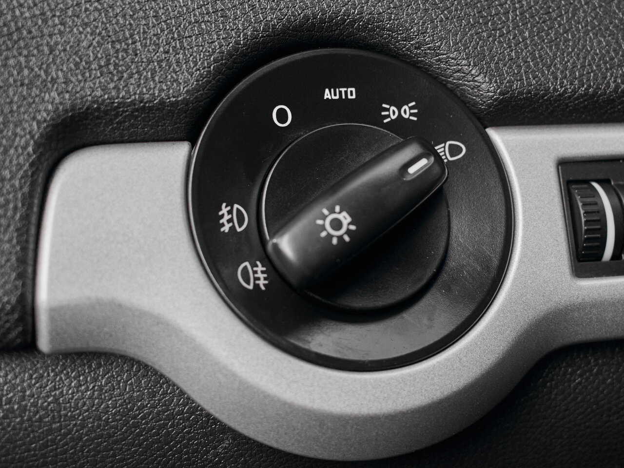 Купить Skoda Octavia 1.6 MT (102 л.с.), 2013 в Екатеренбурге
