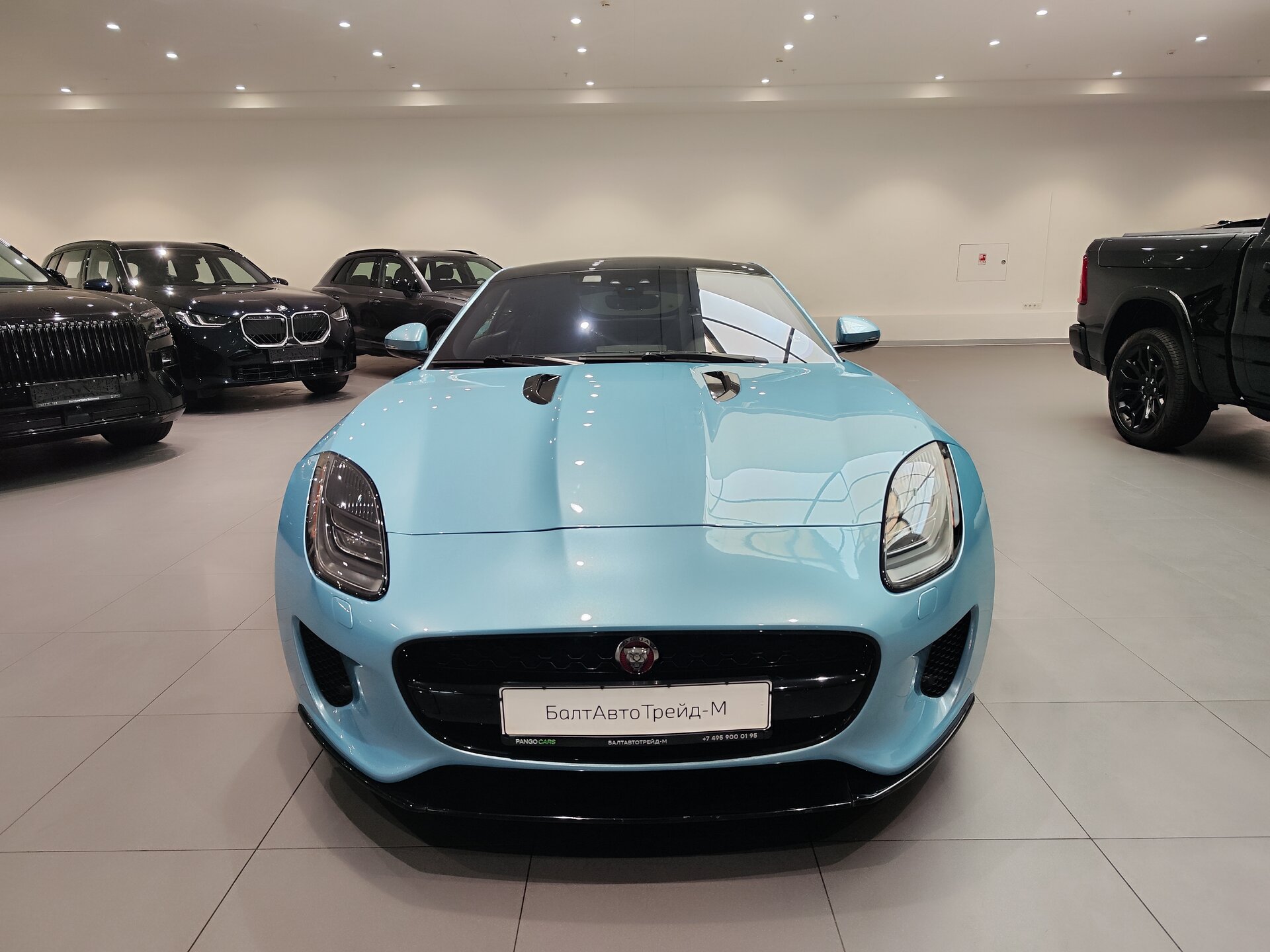 Автомобиль Jaguar F-Type 2.0 AT (300 л.с.) - 2
