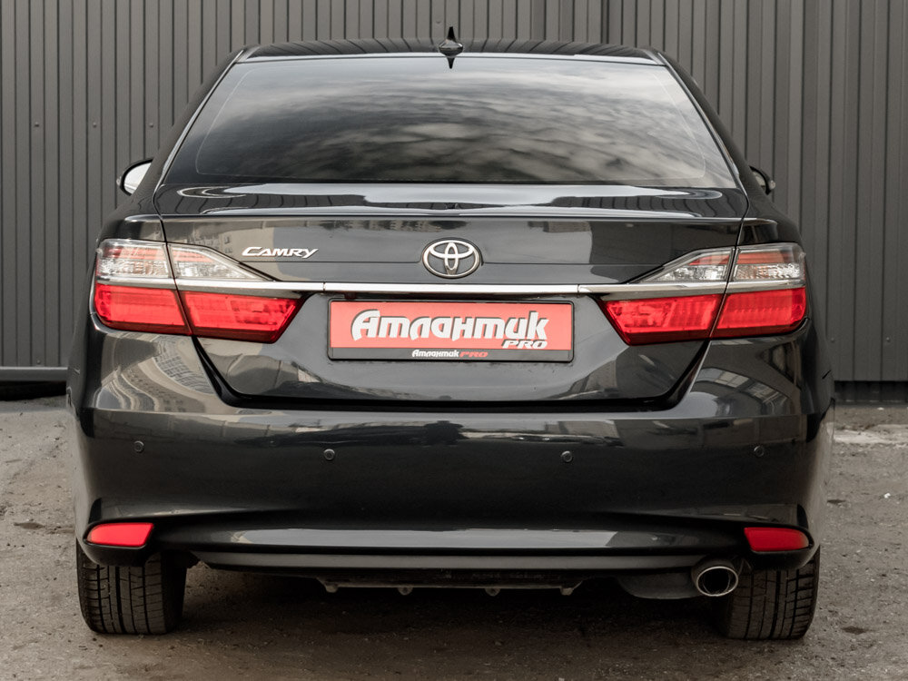 Купить Toyota Camry 2.5 AT (181 л.с.), 2017 в Екатеренбурге