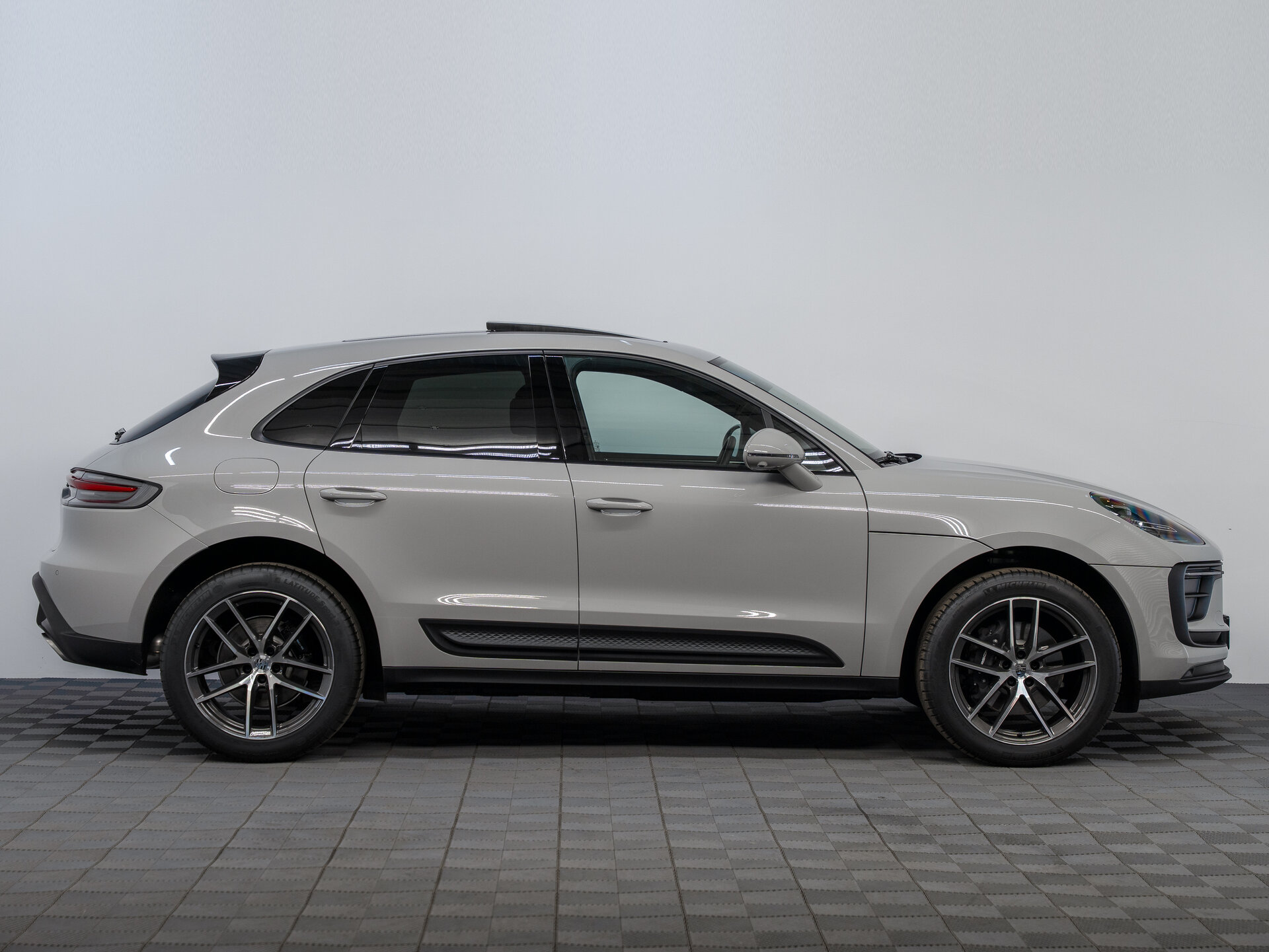 Автомобиль Porsche Macan 2.0 AMT (265 л.с.) 4WD - 4