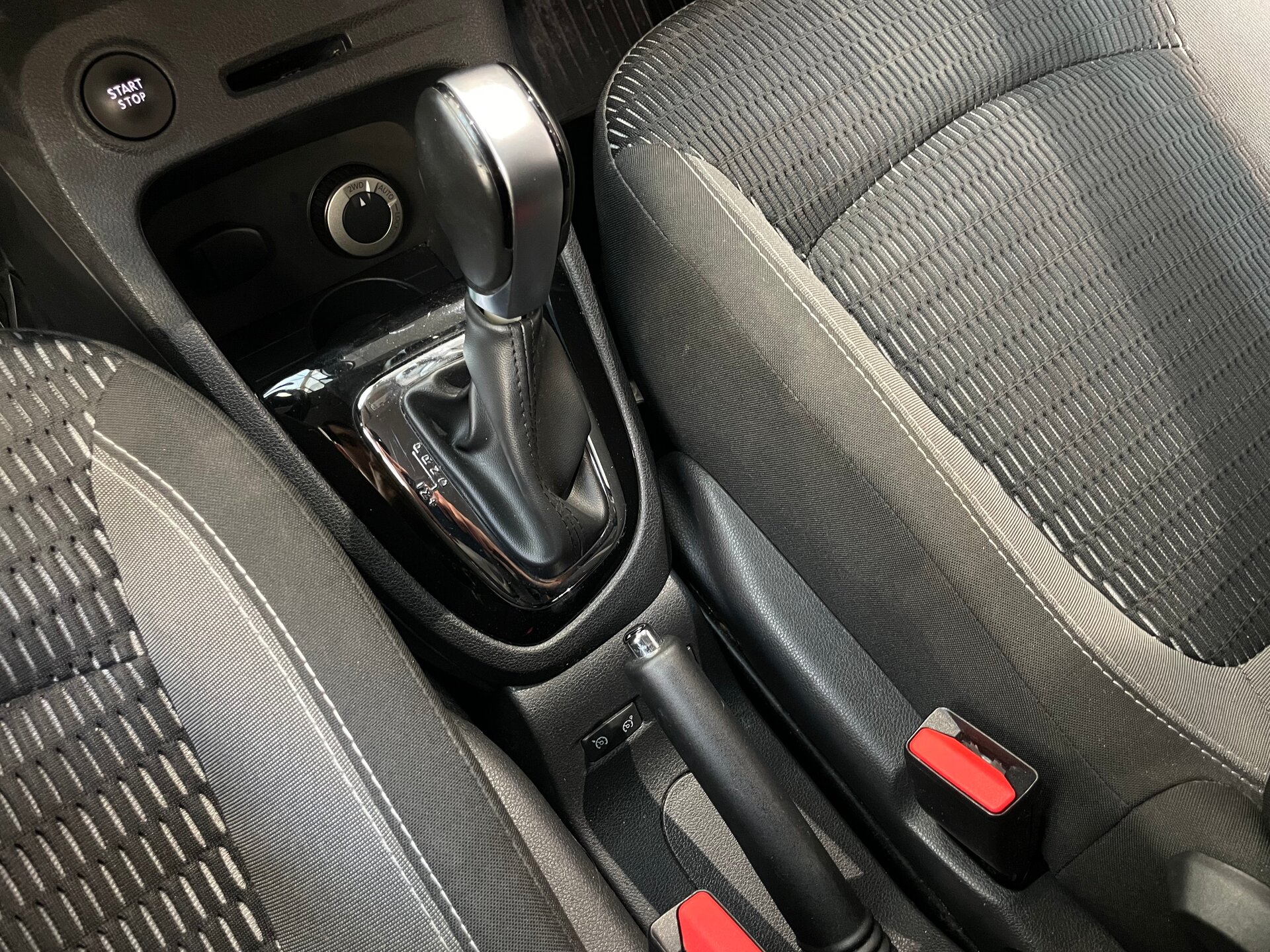 Автомобиль Renault Kaptur 2.0 AT (143 л.с.) 4WD - 17