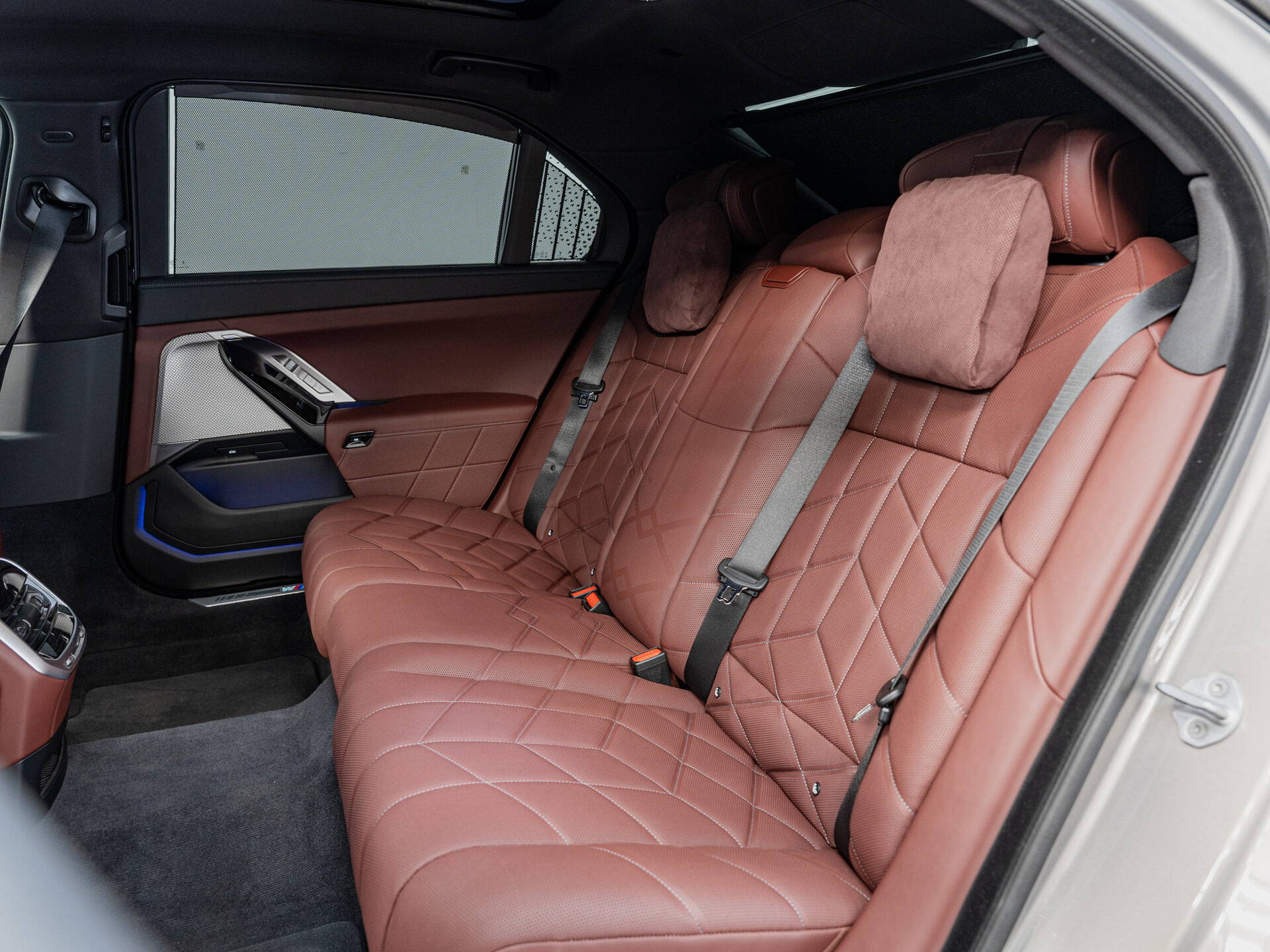 Автомобиль BMW 7 серии 740d xDrive 3.0d AT (286 л.с.) 4WD - 18