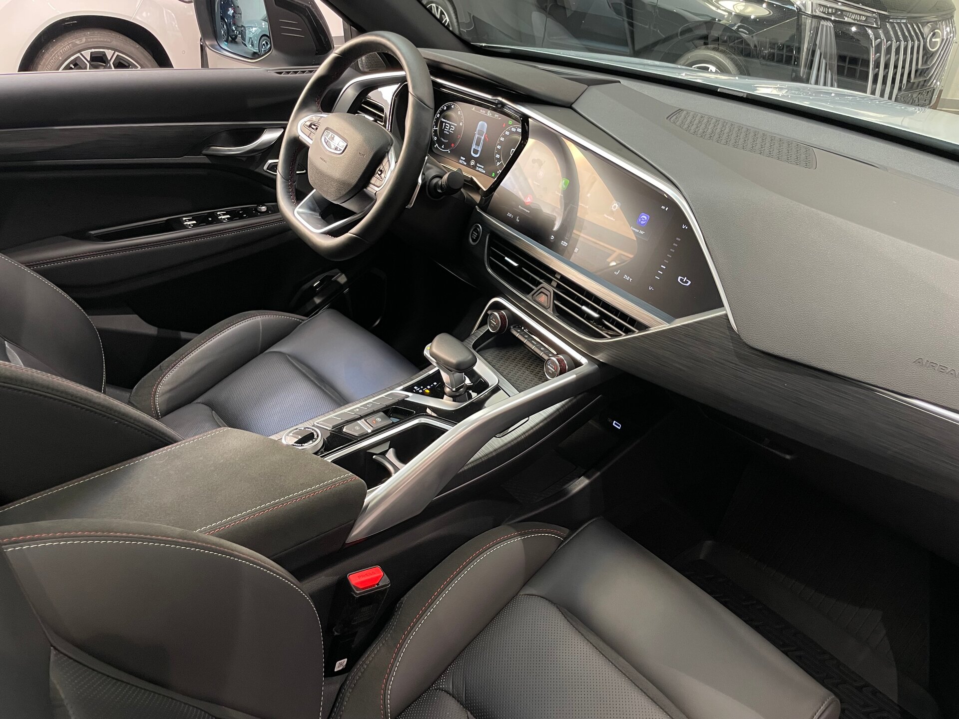 Автомобиль Geely Tugella 2.0 AT (238 л.с.) 4WD - 11