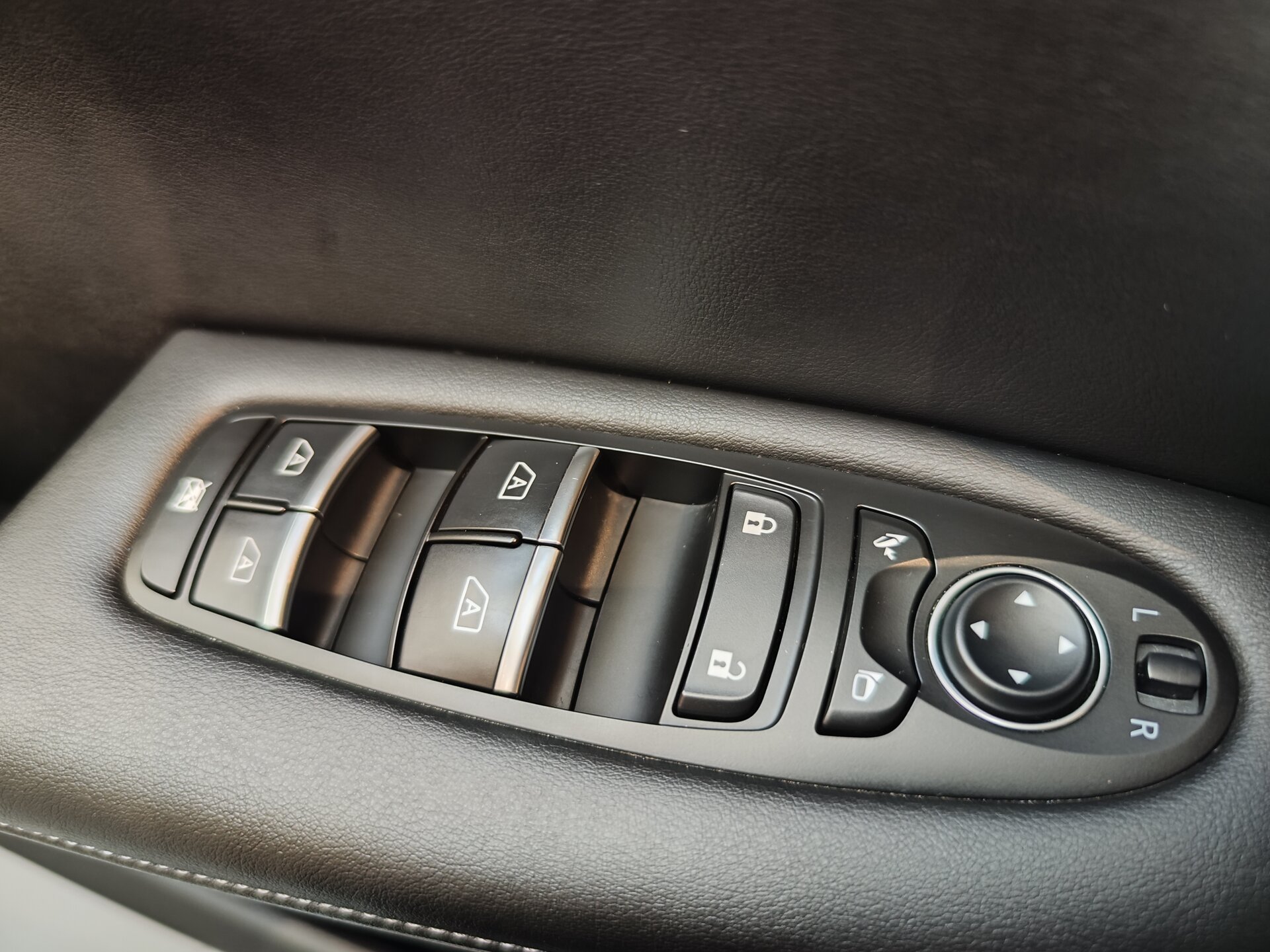 Автомобиль Infiniti QX50 2.0 CVT (249 л.с.) 4WD - 20