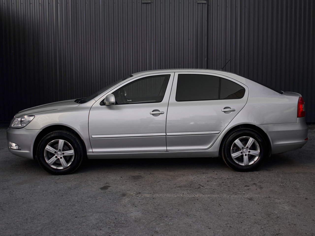Купить Skoda Octavia 1.6 MT (102 л.с.), 2013 в Екатеренбурге