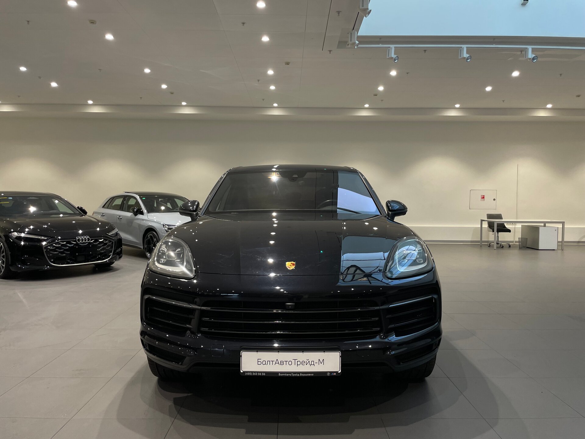 Автомобиль Porsche Cayenne 3.0 AT (340 л.с.) 4WD - 2