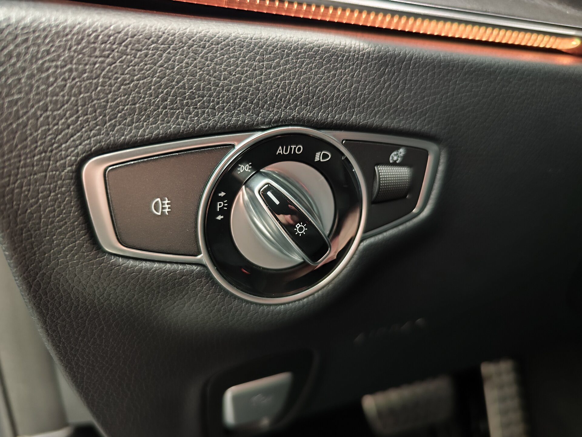 Автомобиль Mercedes-Benz E-Класс 350 d 2.9d AT (249 л.с.) 4WD - 20