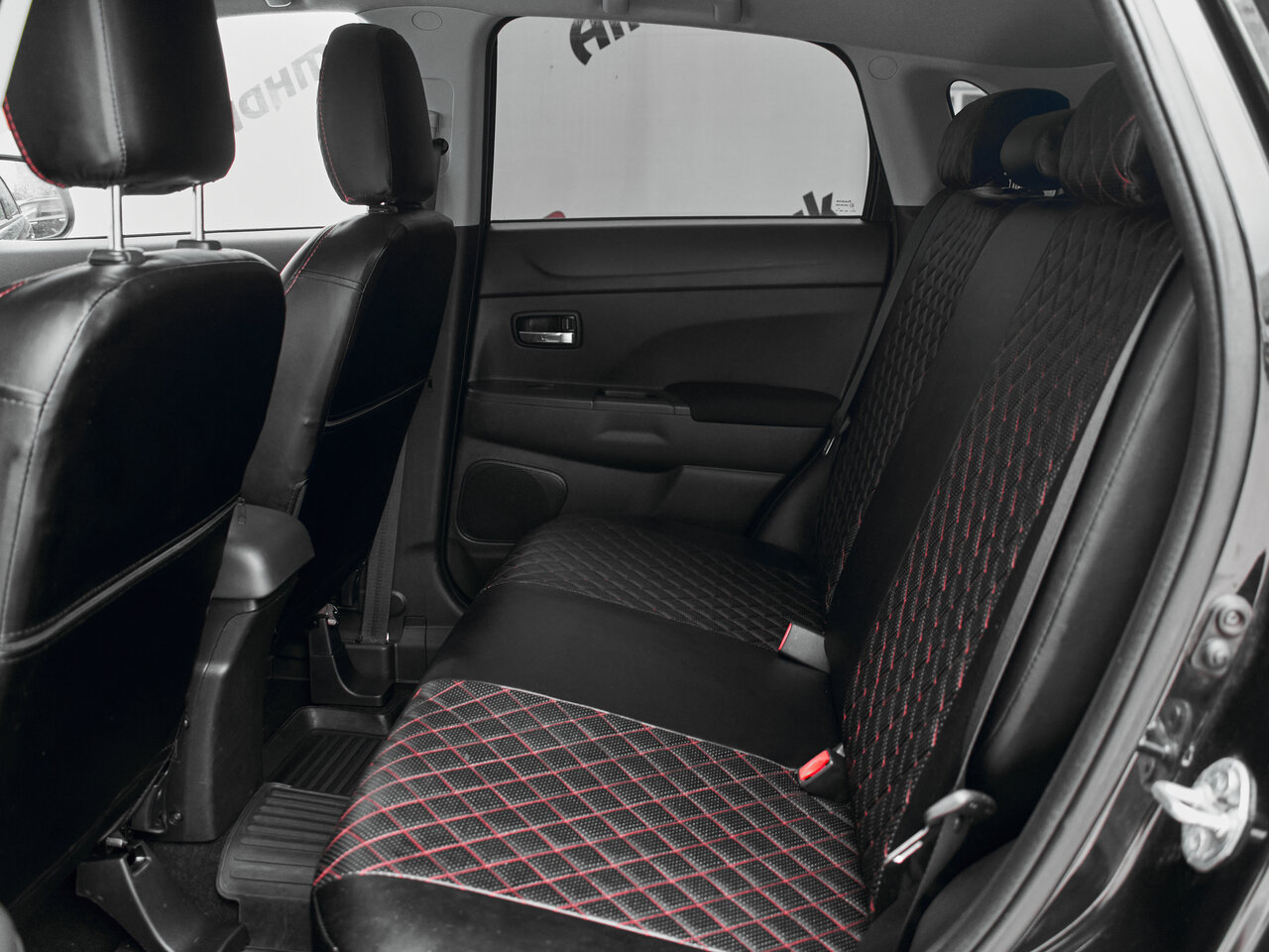 Купить Mitsubishi ASX 1.6 MT (117 л.с.), 2014 в Екатеренбурге