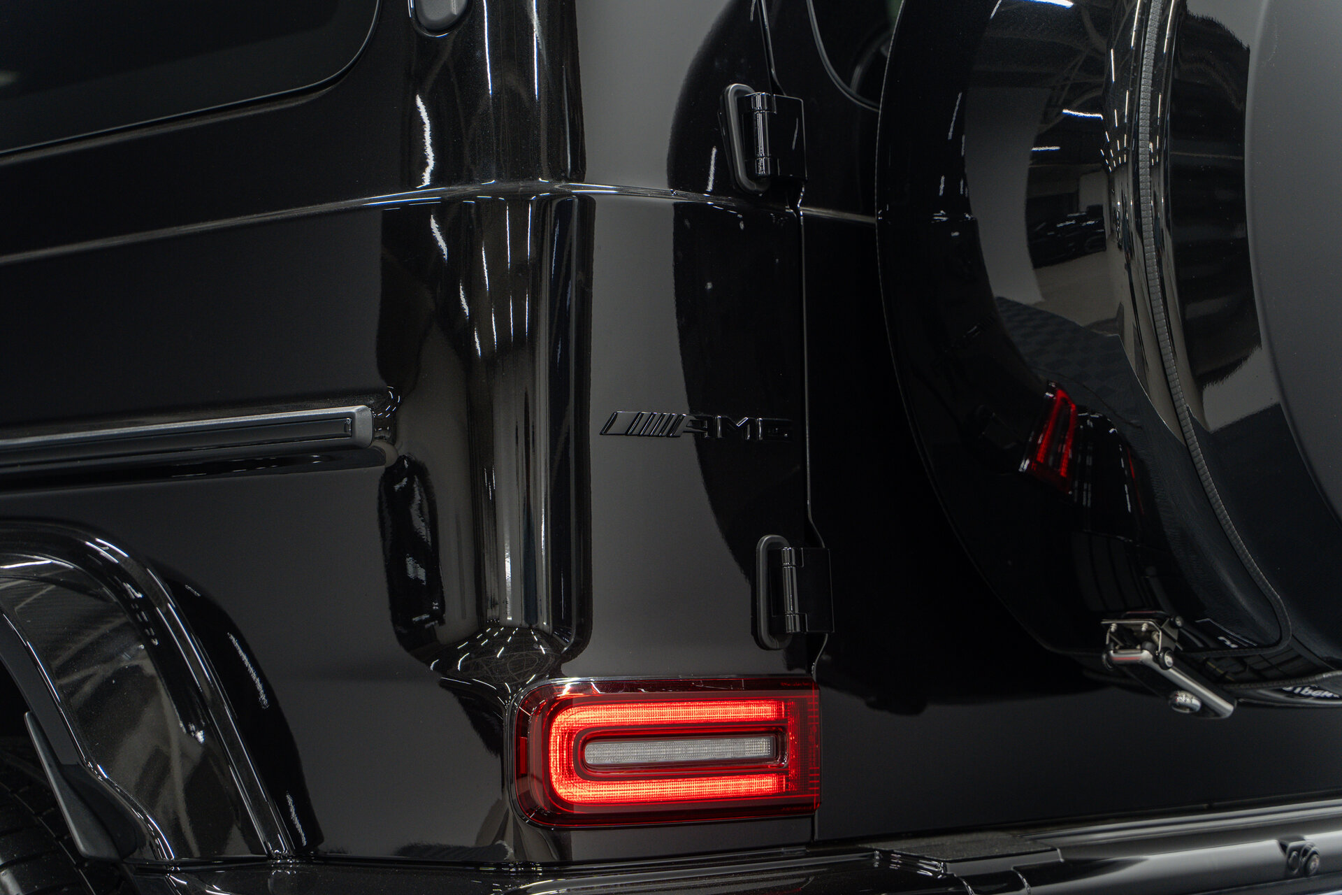 Автомобиль Mercedes-Benz G-Класс AMG 63 AMG 4.0 AT (585 л.с.) 4WD - 13