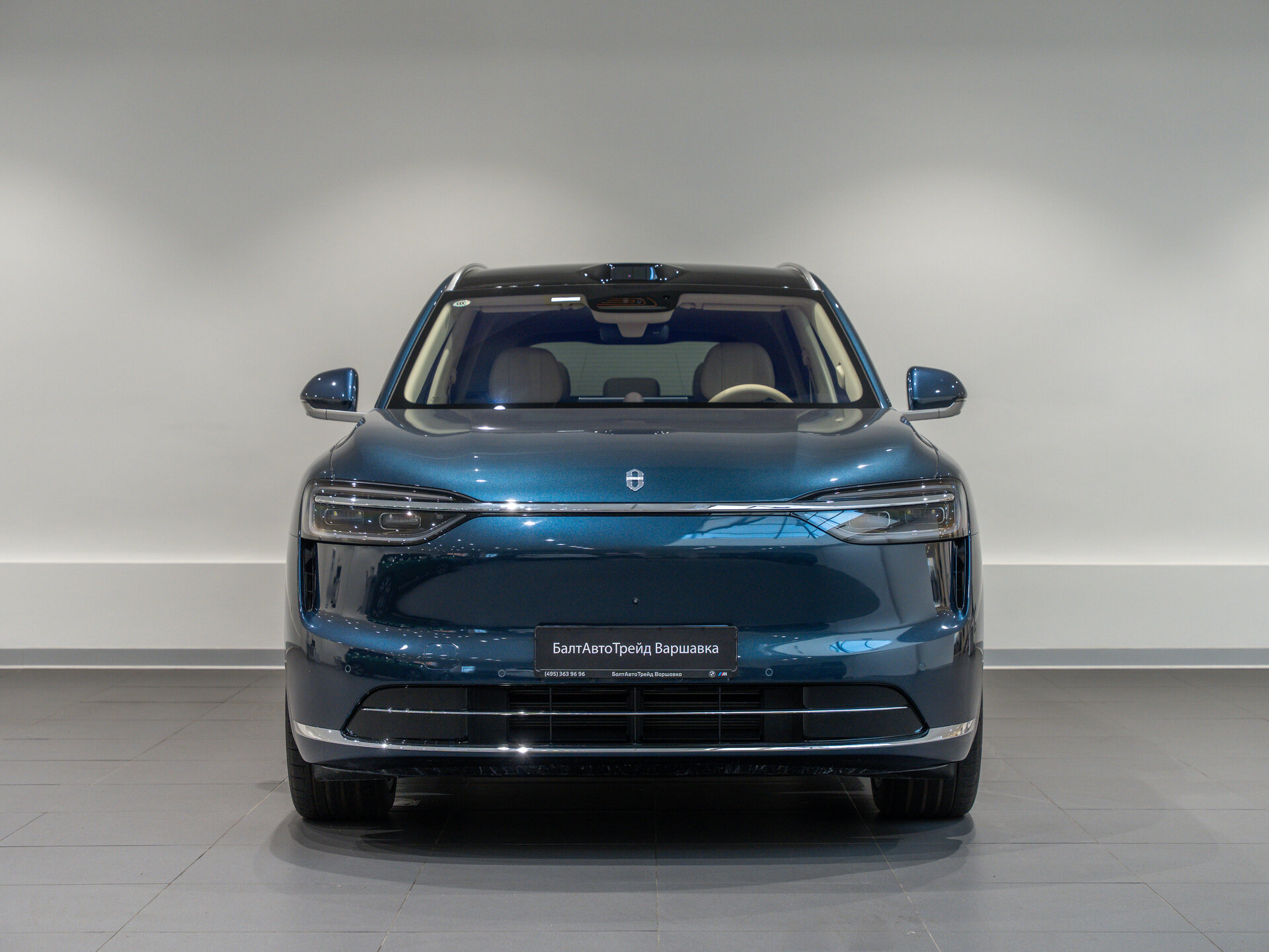 Автомобиль Aito M7 53.4 kWh 1.5hyb AT (533 л.с.) 4WD - 2