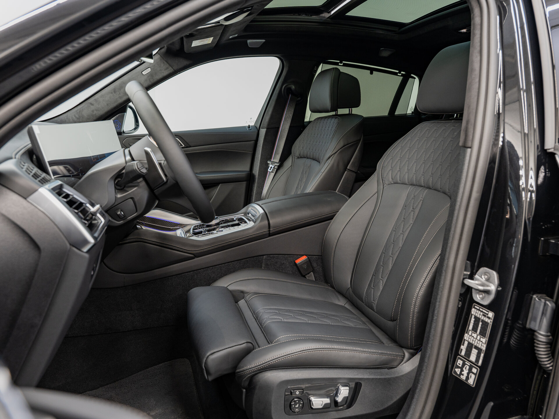 Автомобиль BMW X6 40i 3.0 AT (381 л.с.) 4WD - 17
