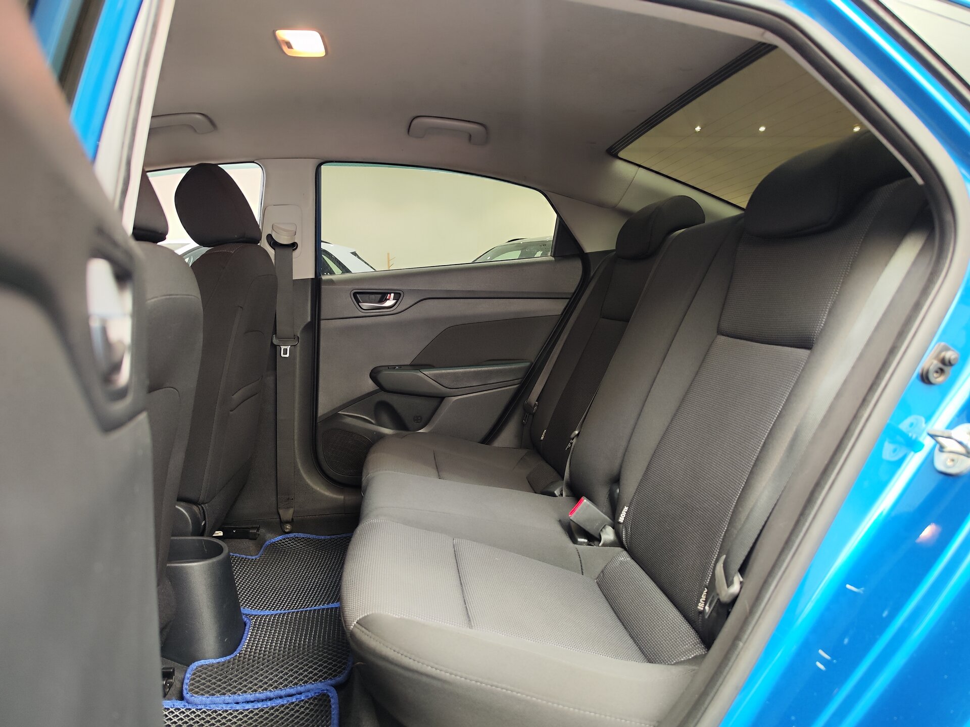 Автомобиль Hyundai Solaris 1.6 AT (123 л.с.) - 9