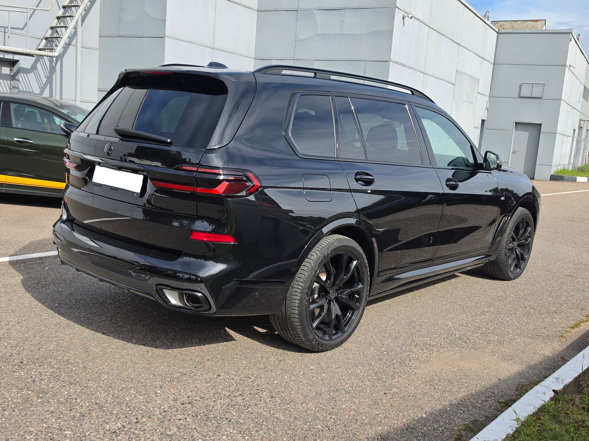 Автомобиль BMW X7 40d 3.0d AT (340 л.с.) 4WD - 2