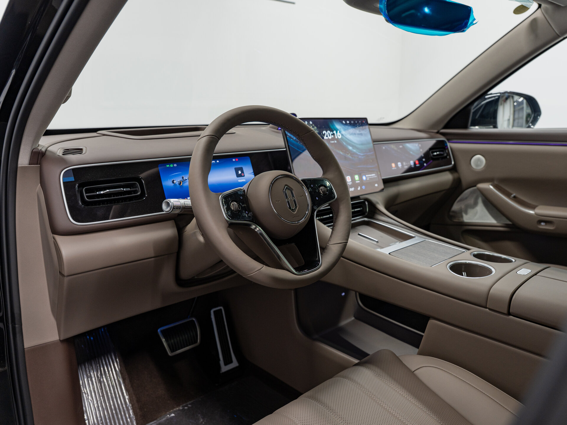 Автомобиль Aito M7 53.4 kWh 1.5hyb AT (533 л.с.) 4WD - 12
