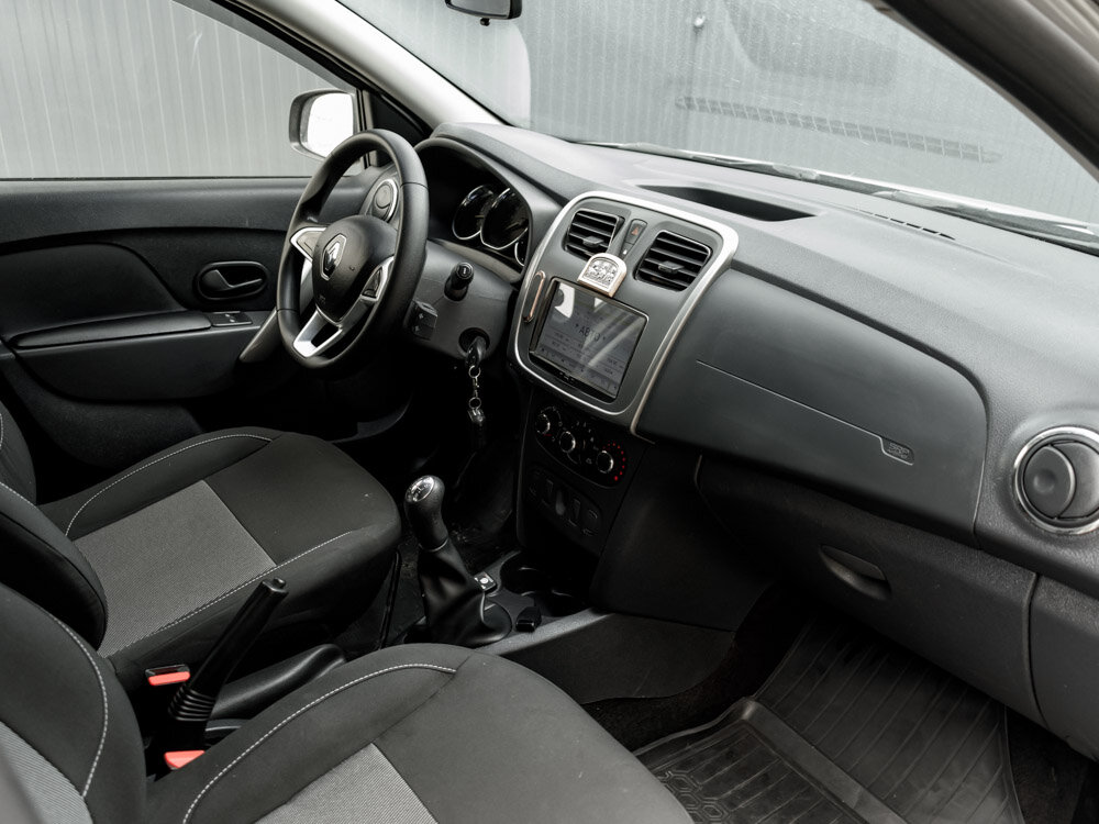 Купить Renault Logan Stepway 1.6 MT (82 л.с.), 2019 в Екатеренбурге