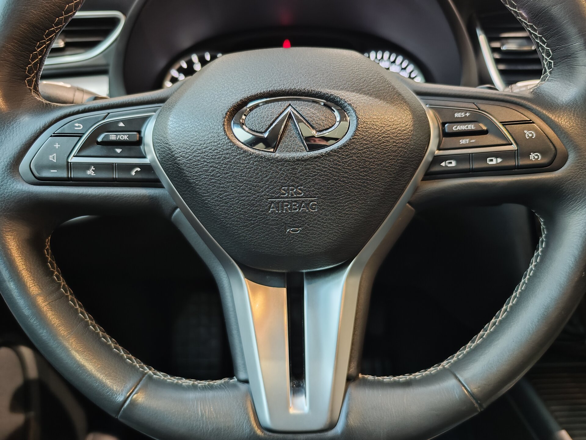 Автомобиль Infiniti QX50 2.0 CVT (249 л.с.) 4WD - 19