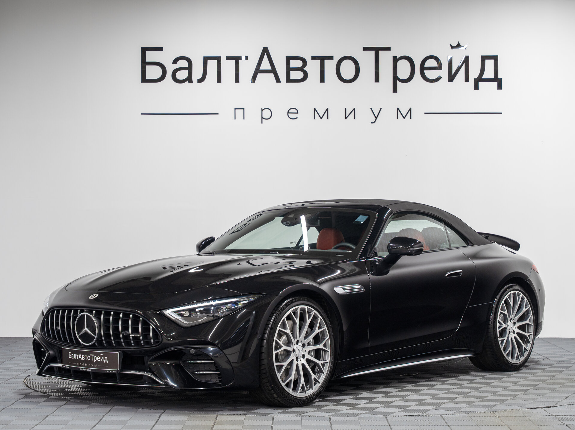 Автомобиль Mercedes-Benz SL-Класс AMG 43 AMG 2.0 AT (381 л.с.) - 1
