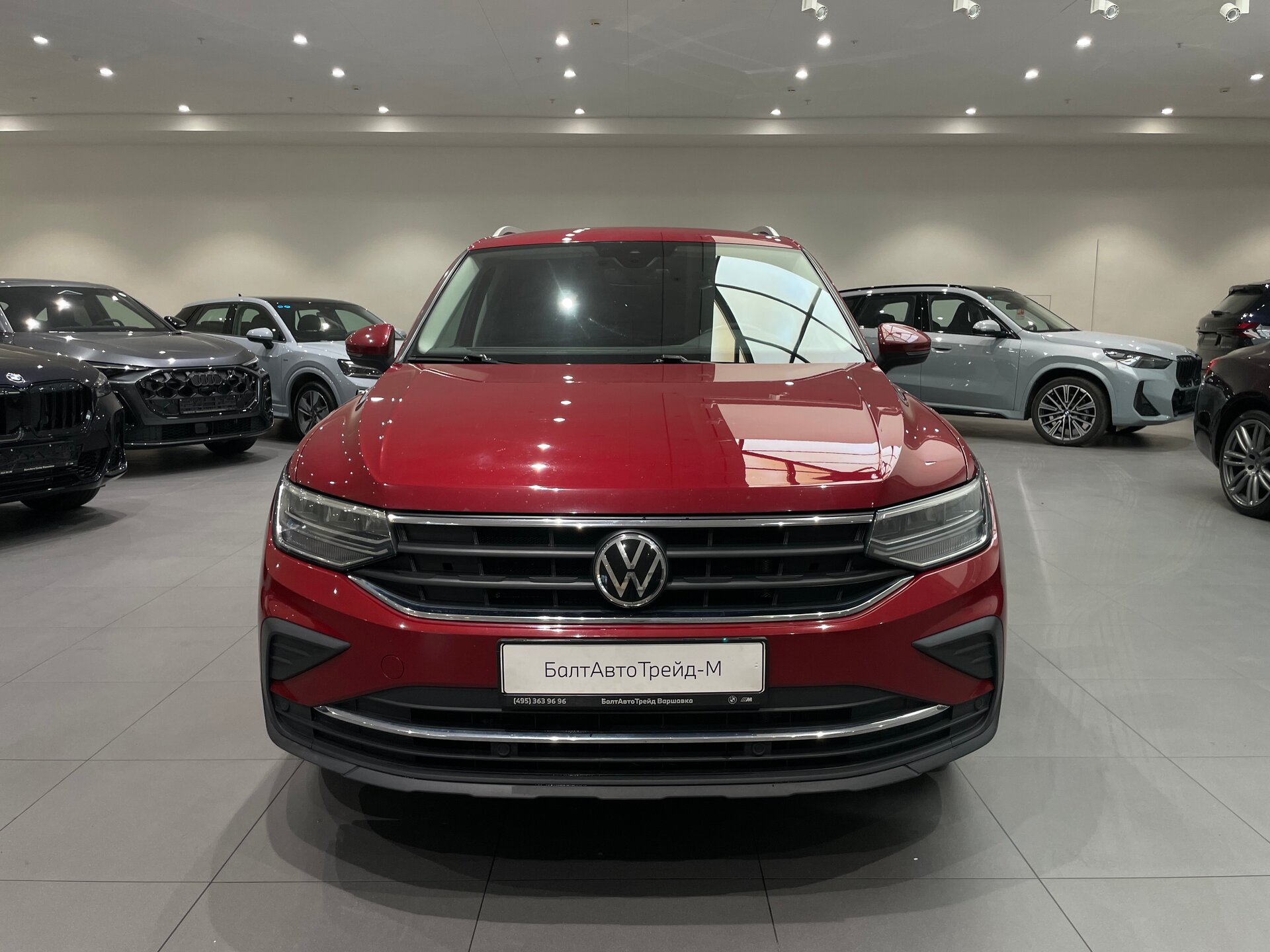Автомобиль Volkswagen Tiguan 2.0 AMT (180 л.с.) 4WD - 2