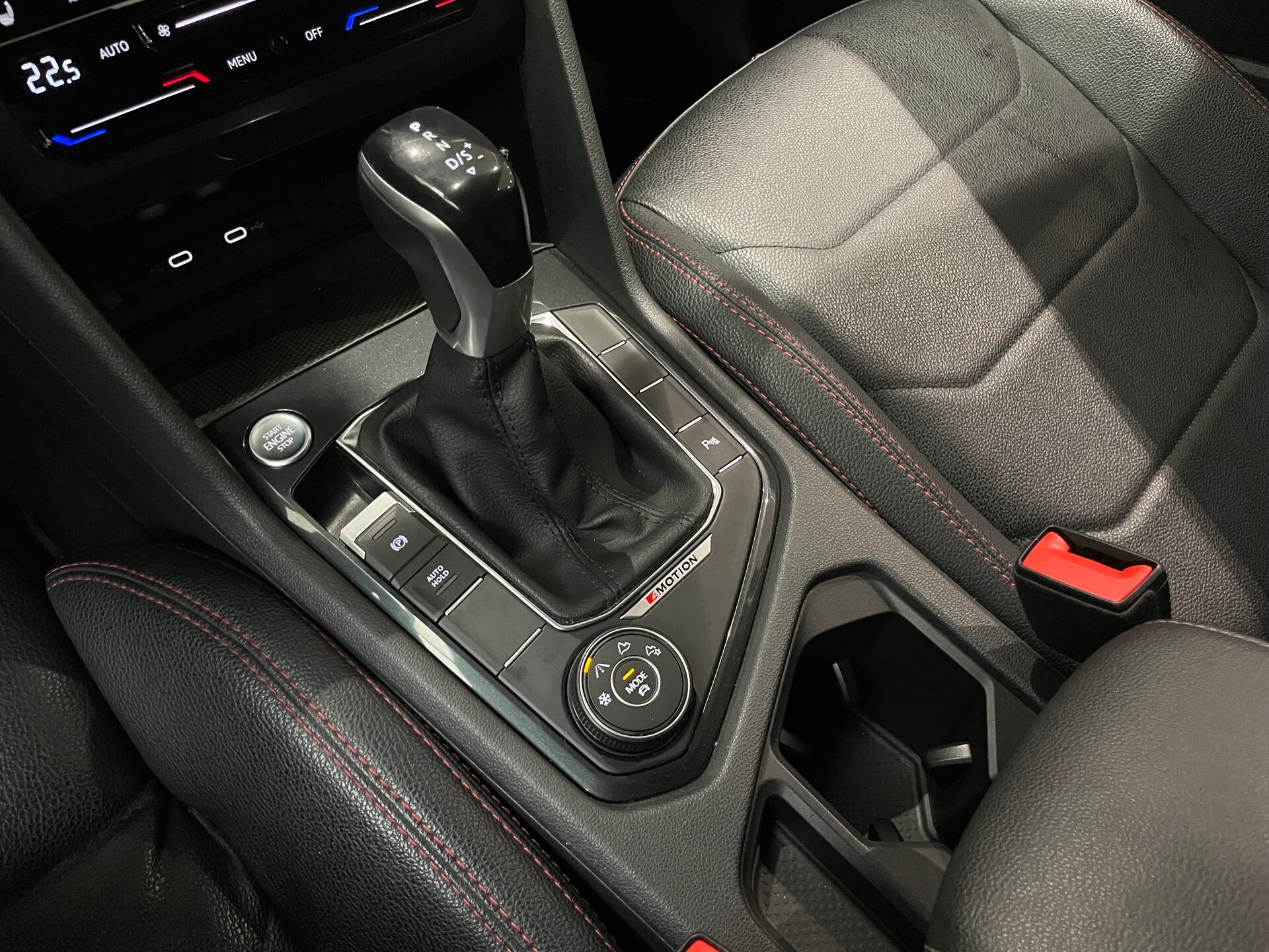 Автомобиль Volkswagen Tiguan 2.0 AMT (180 л.с.) 4WD - 17