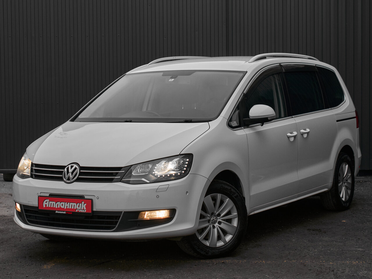 Купить Volkswagen Sharan 1.4 AMT (150 л.с.), 2012 в Екатеренбурге