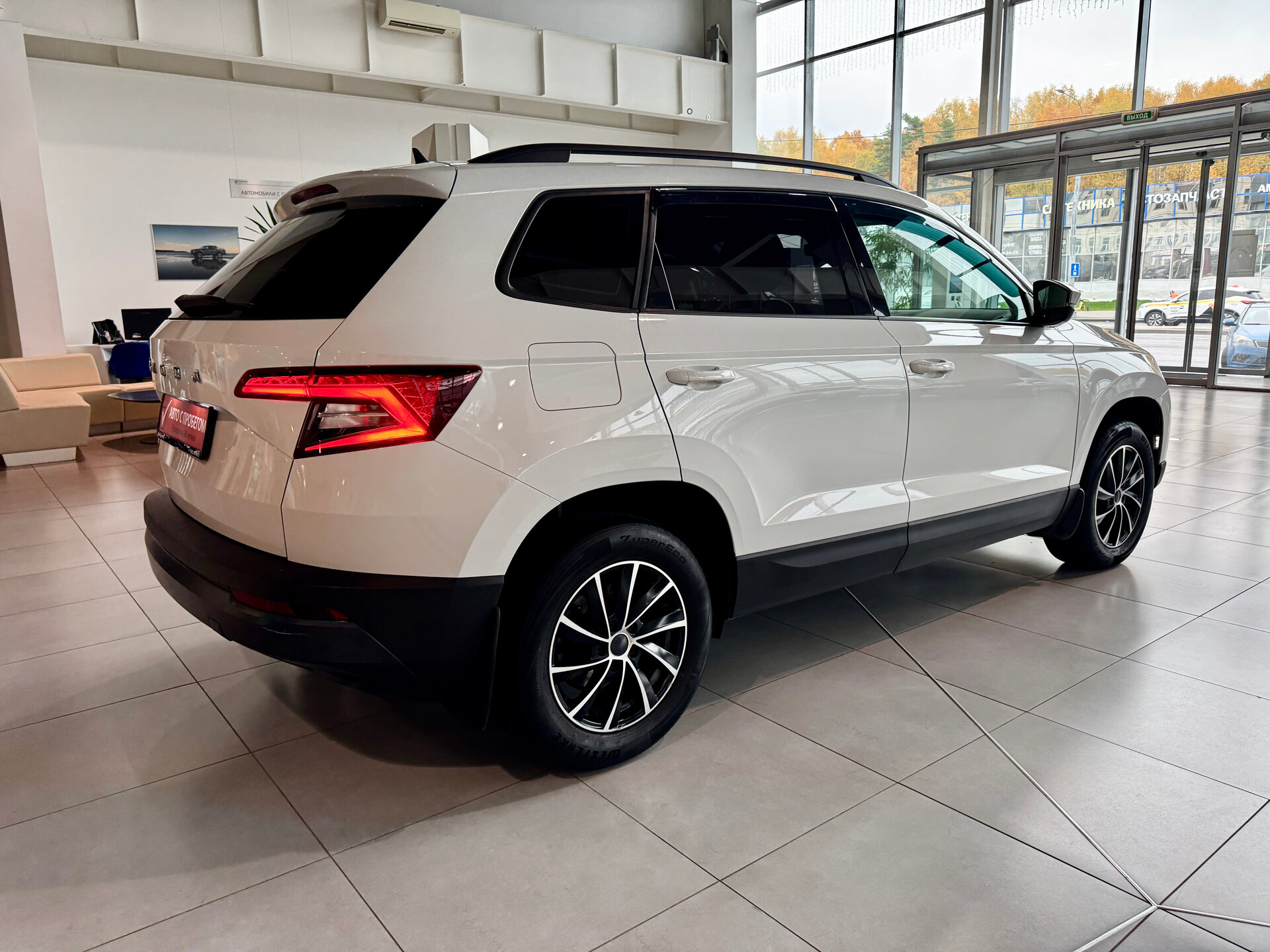 БУ автомобиль Skoda Karoq 2020  1.4 л ( 150 л. с.) Белый с пробегом 177807 км