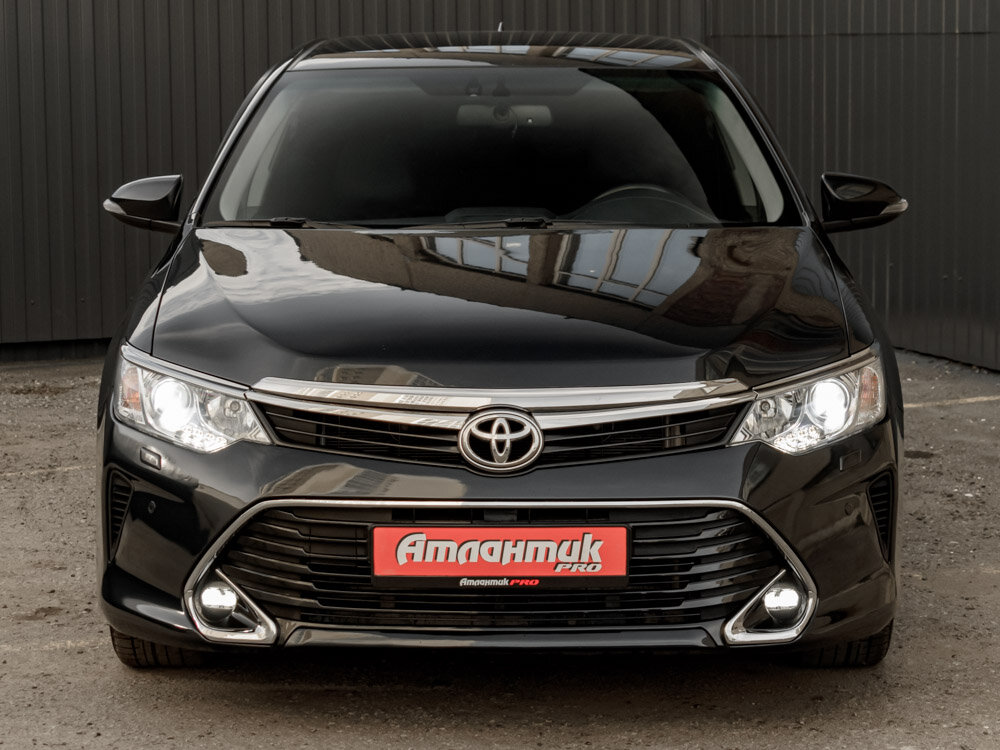 Купить Toyota Camry 2.5 AT (181 л.с.), 2017 в Екатеренбурге