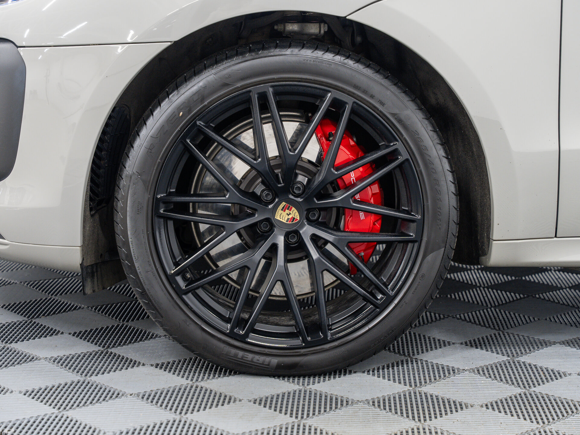 Автомобиль Porsche Macan GTS 2.9 AMT (440 л.с.) 4WD - 3