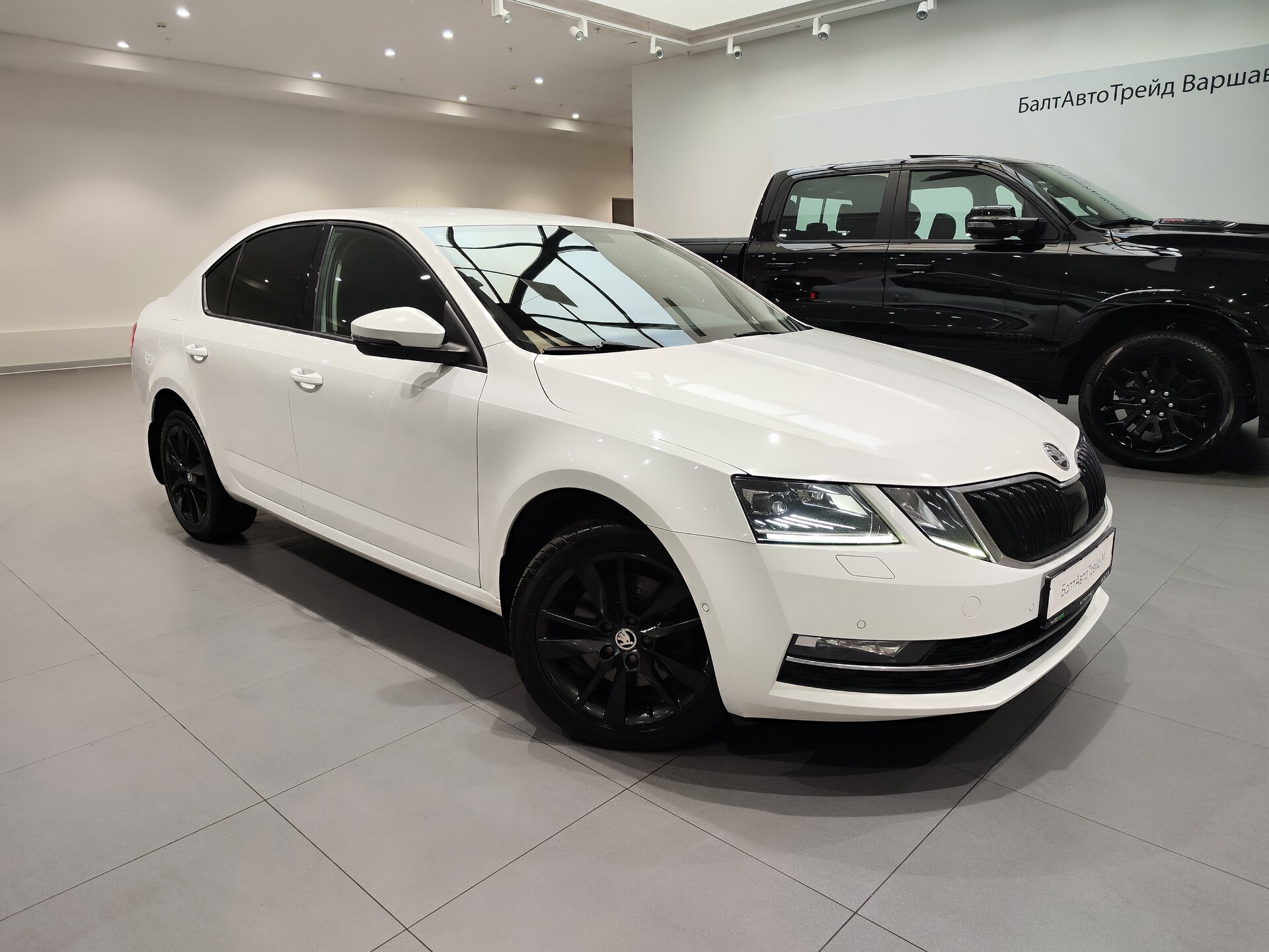 Автомобиль Skoda Octavia 1.8 AMT (180 л.с.) - 3
