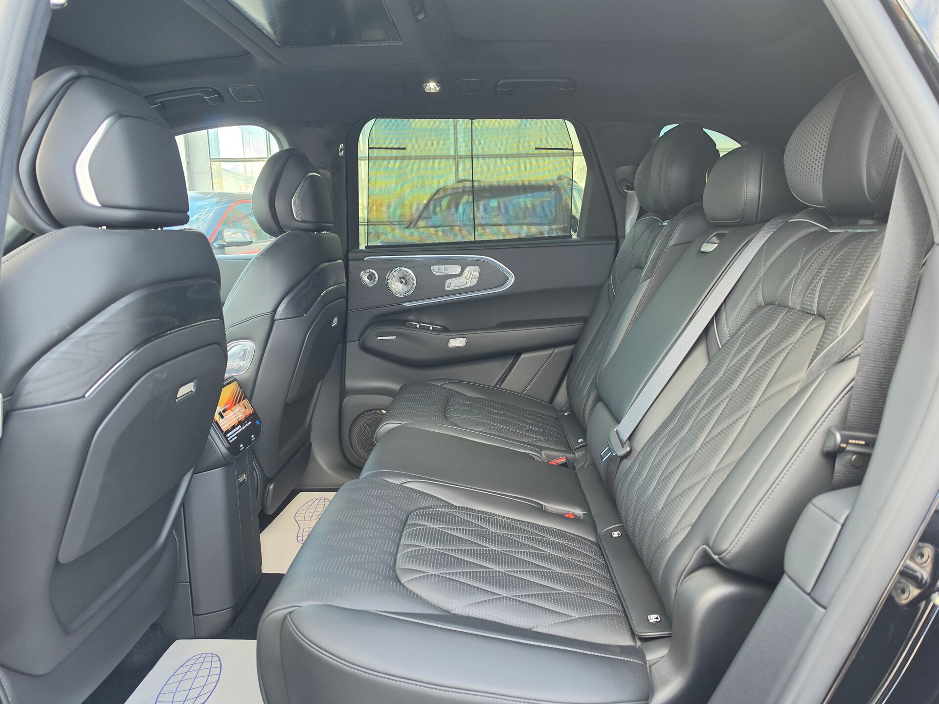 Автомобиль Zeekr 8X 70 kWh 2.0hyb AT (898 л.с.) 4WD - 14