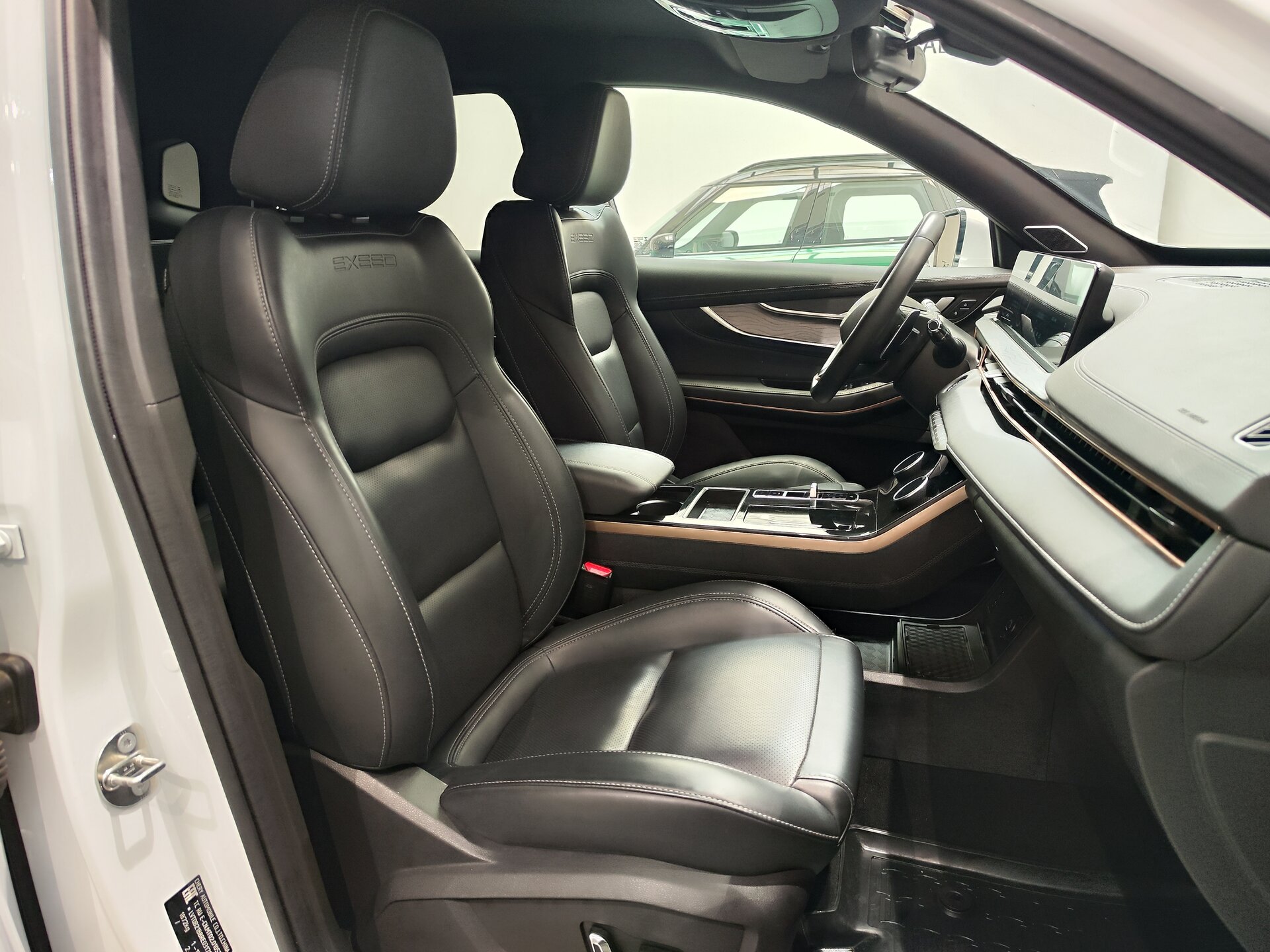 Автомобиль EXEED LX 1.5 CVT (147 л.с.) - 11