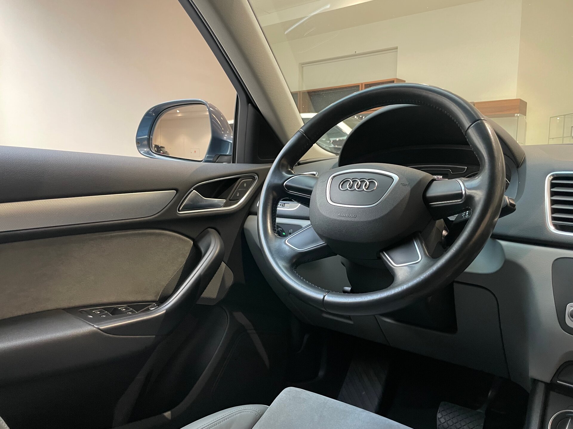Автомобиль Audi Q3 2.0 AMT (180 л.с.) 4WD - 15