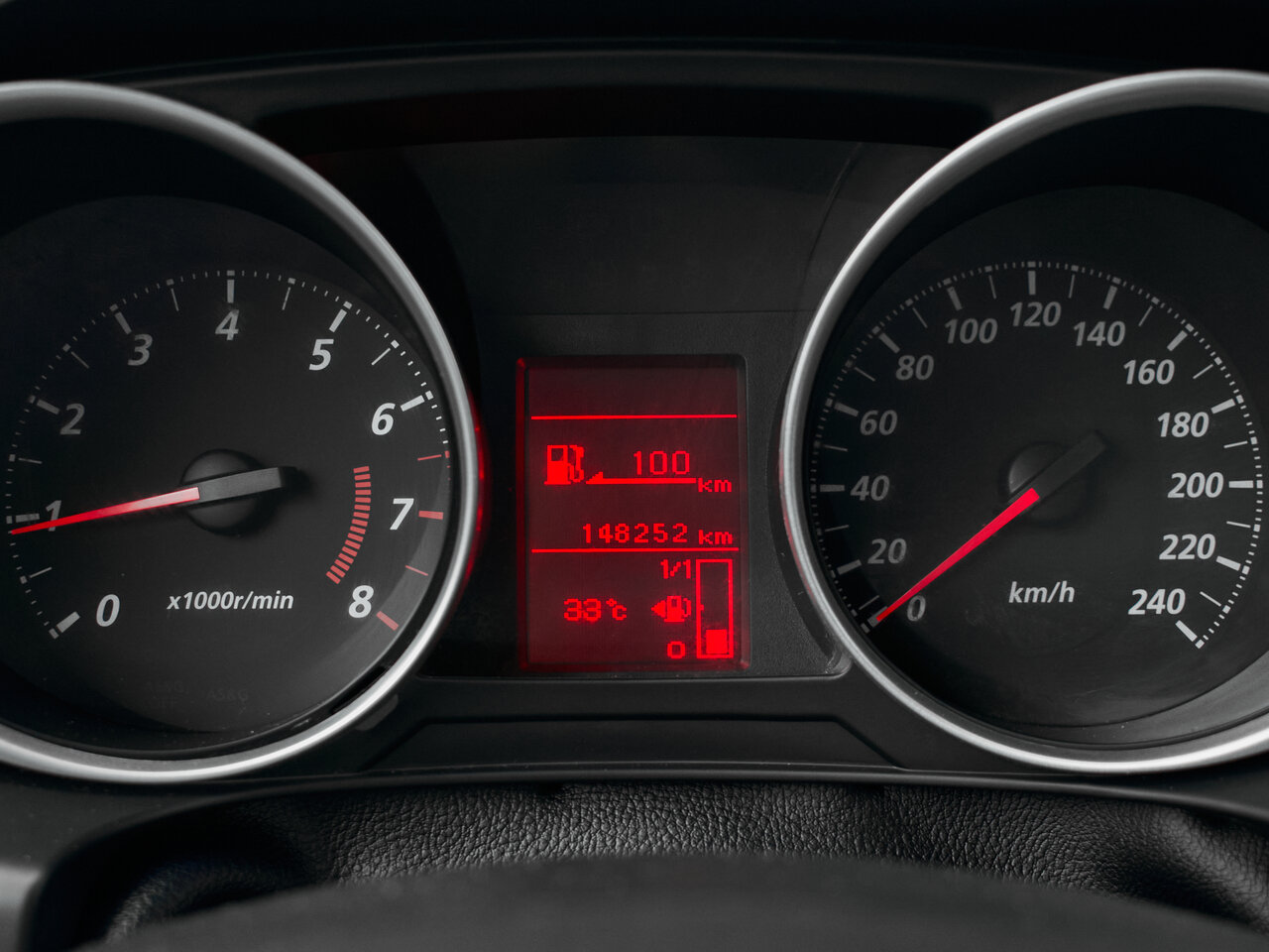 Купить Mitsubishi ASX 1.6 MT (117 л.с.), 2014 в Екатеренбурге