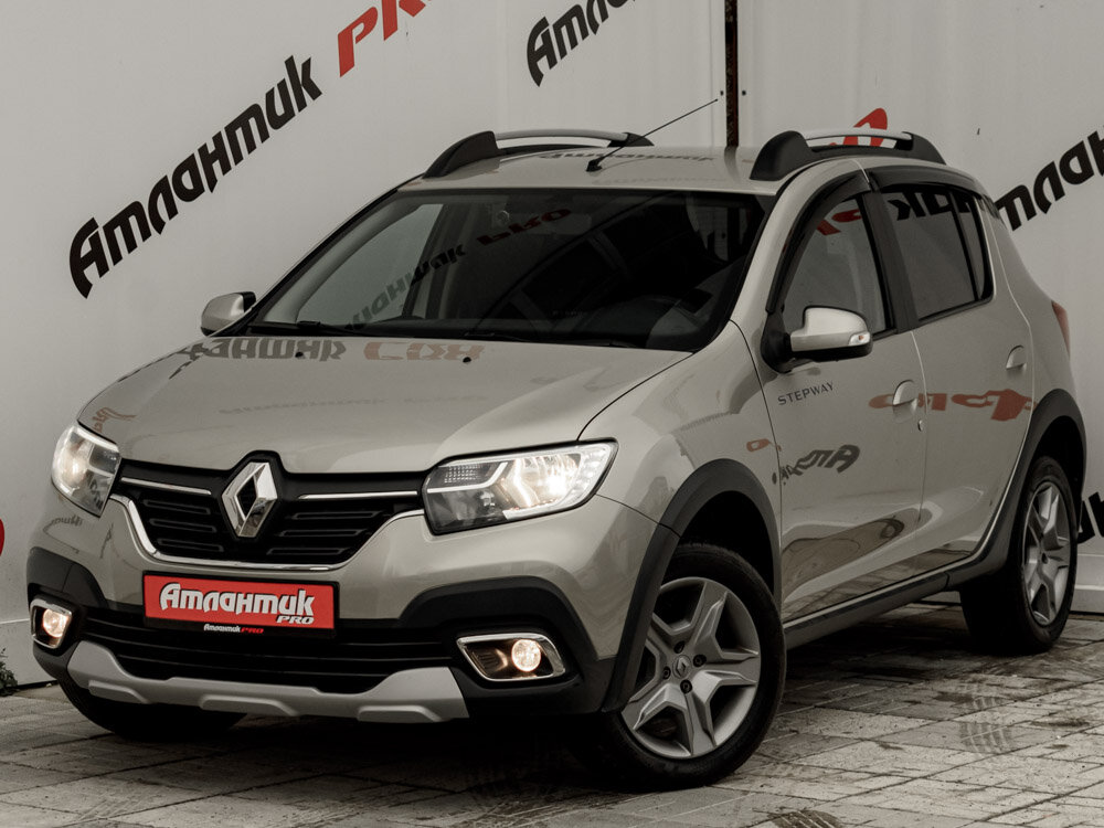 Купить Renault Sandero Stepway 1.6 MT (82 л.с.), 2021 в Екатеренбурге