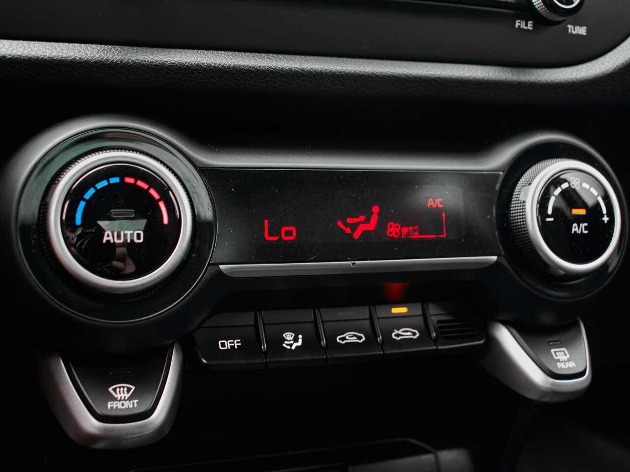 Купить Kia Rio 1.6 AT (123 л.с.), 2017 в Екатеренбурге