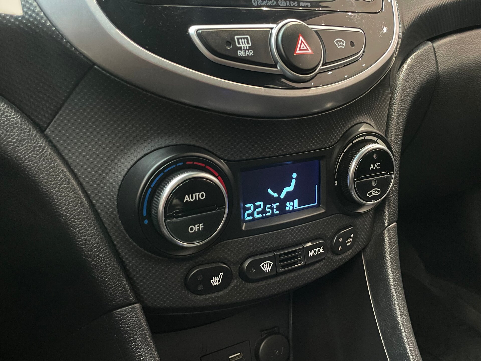 Автомобиль Hyundai Solaris 1.6 AT (123 л.с.) - 18