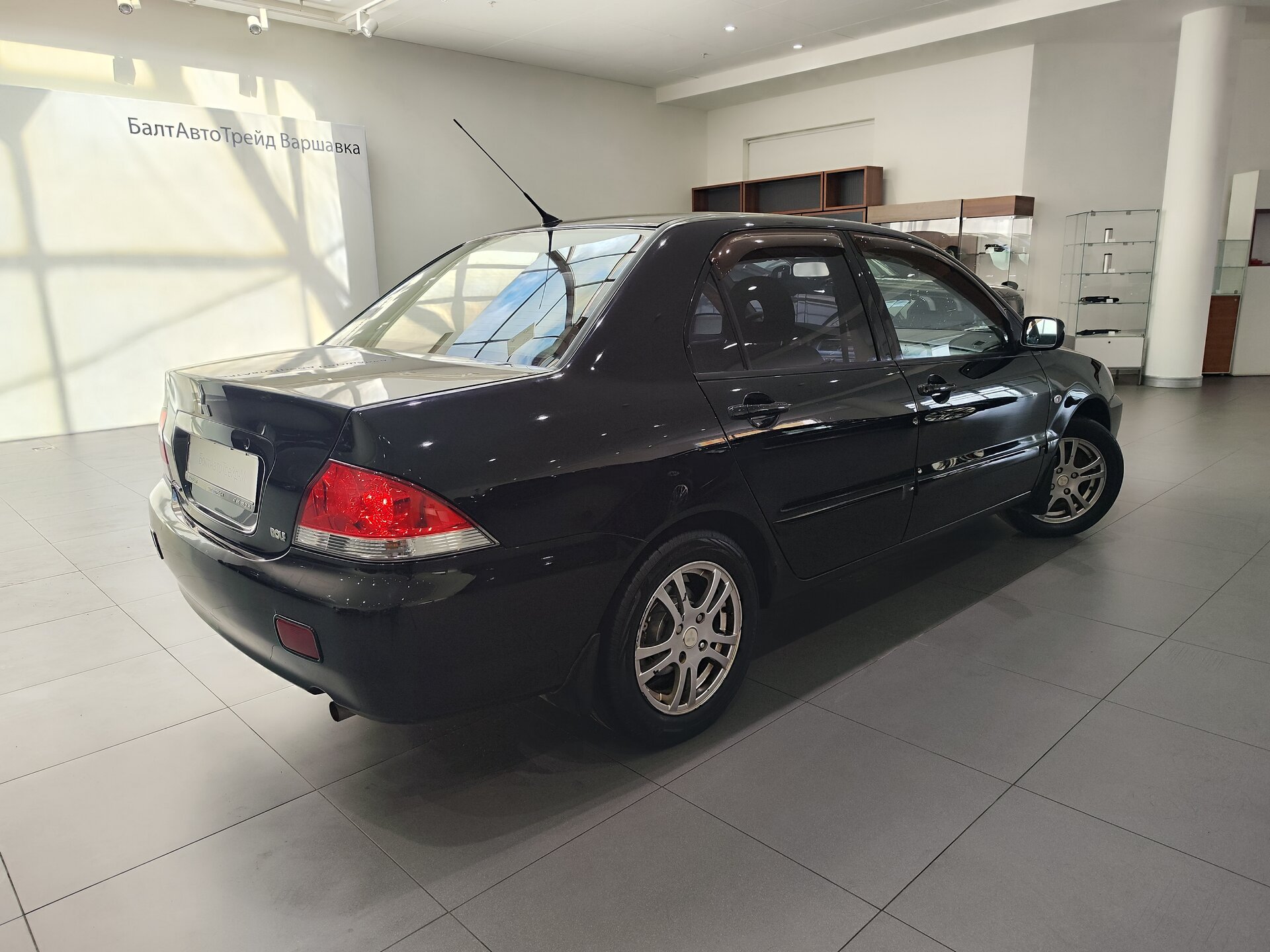 Автомобиль Mitsubishi Lancer 1.6 MT (98 л.с.) - 6