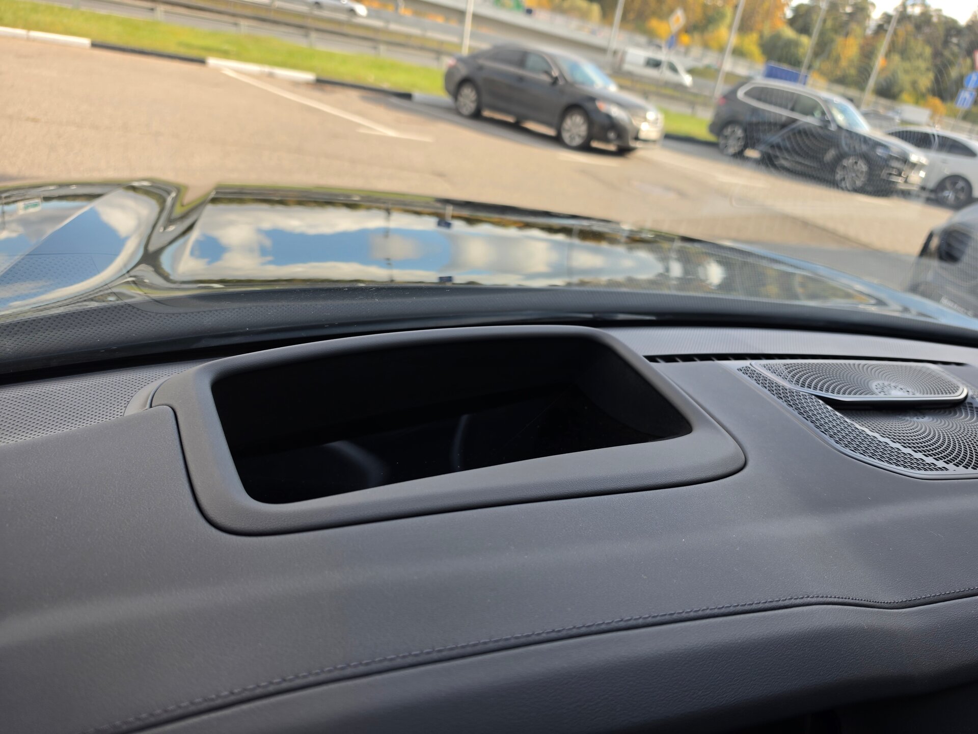 Автомобиль Zeekr 8X 70 kWh 2.0hyb AT (898 л.с.) 4WD - 17