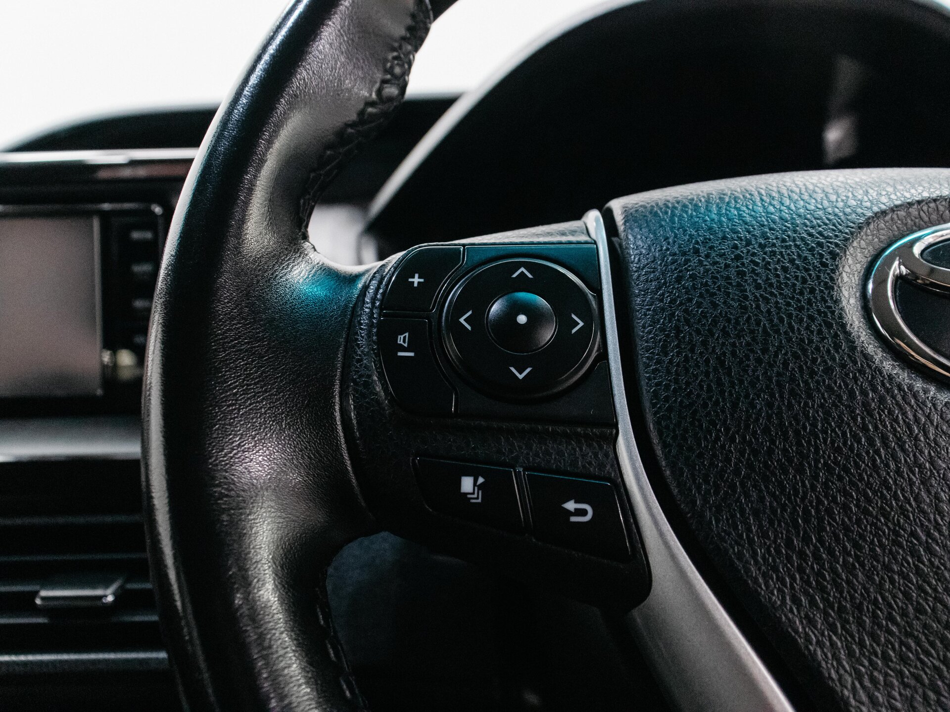 Toyota Esquire 2016 17