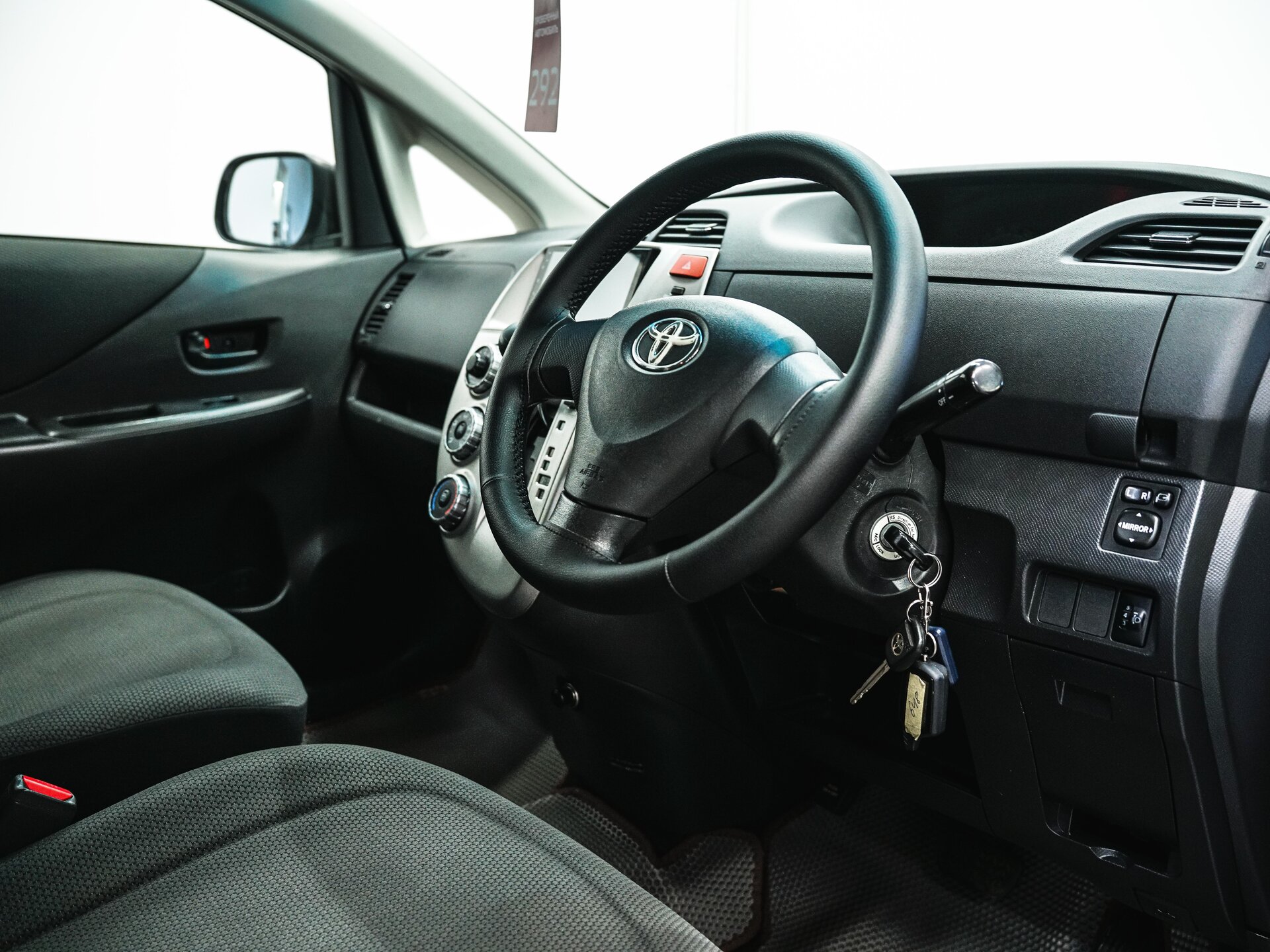 Toyota Ractis 2010 17