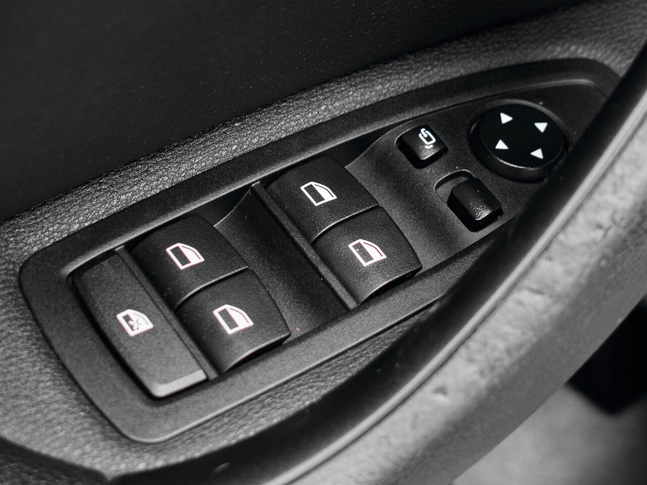 Купить BMW X1 20i xDrive 2.0 AT (192 л.с.) 4WD, 2016 в Екатеренбурге