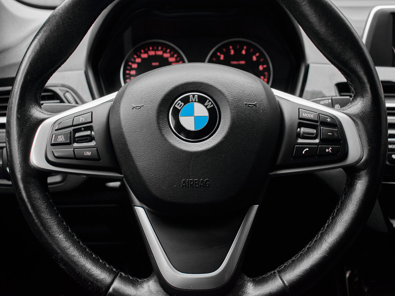 Купить BMW X1 20i xDrive 2.0 AT (192 л.с.) 4WD, 2016 в Екатеренбурге