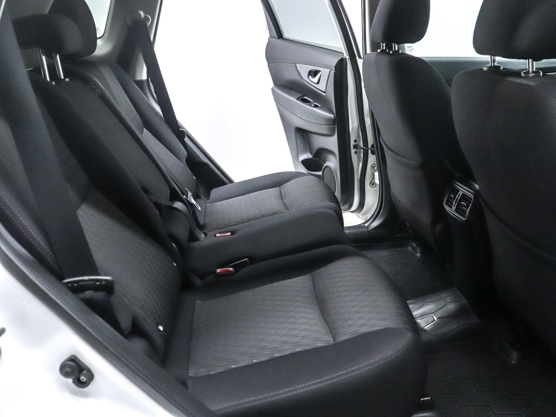 Nissan X-Trail 2019 24