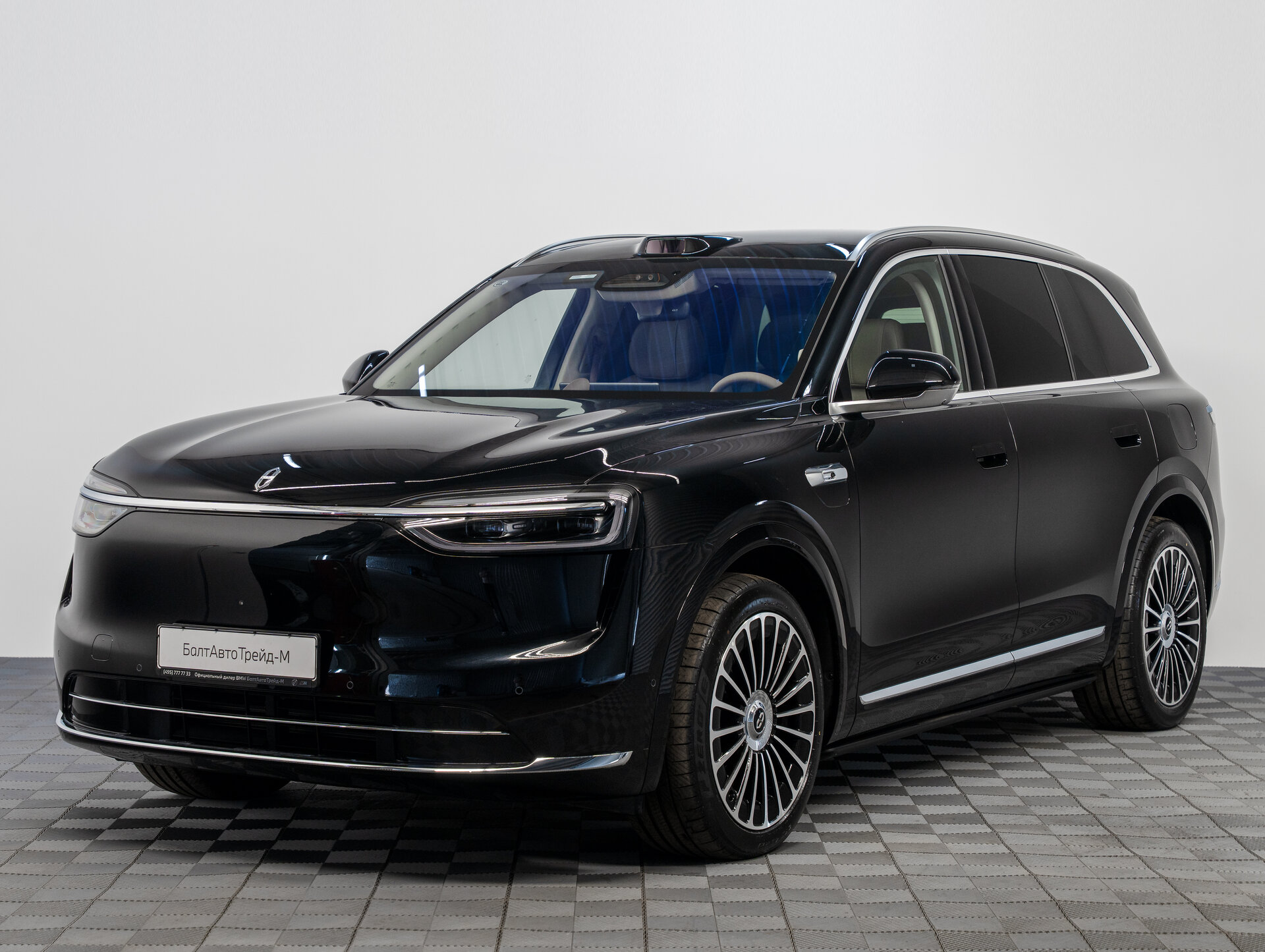 Автомобиль Aito M7 53.4 kWh 1.5hyb AT (533 л.с.) 4WD - 1