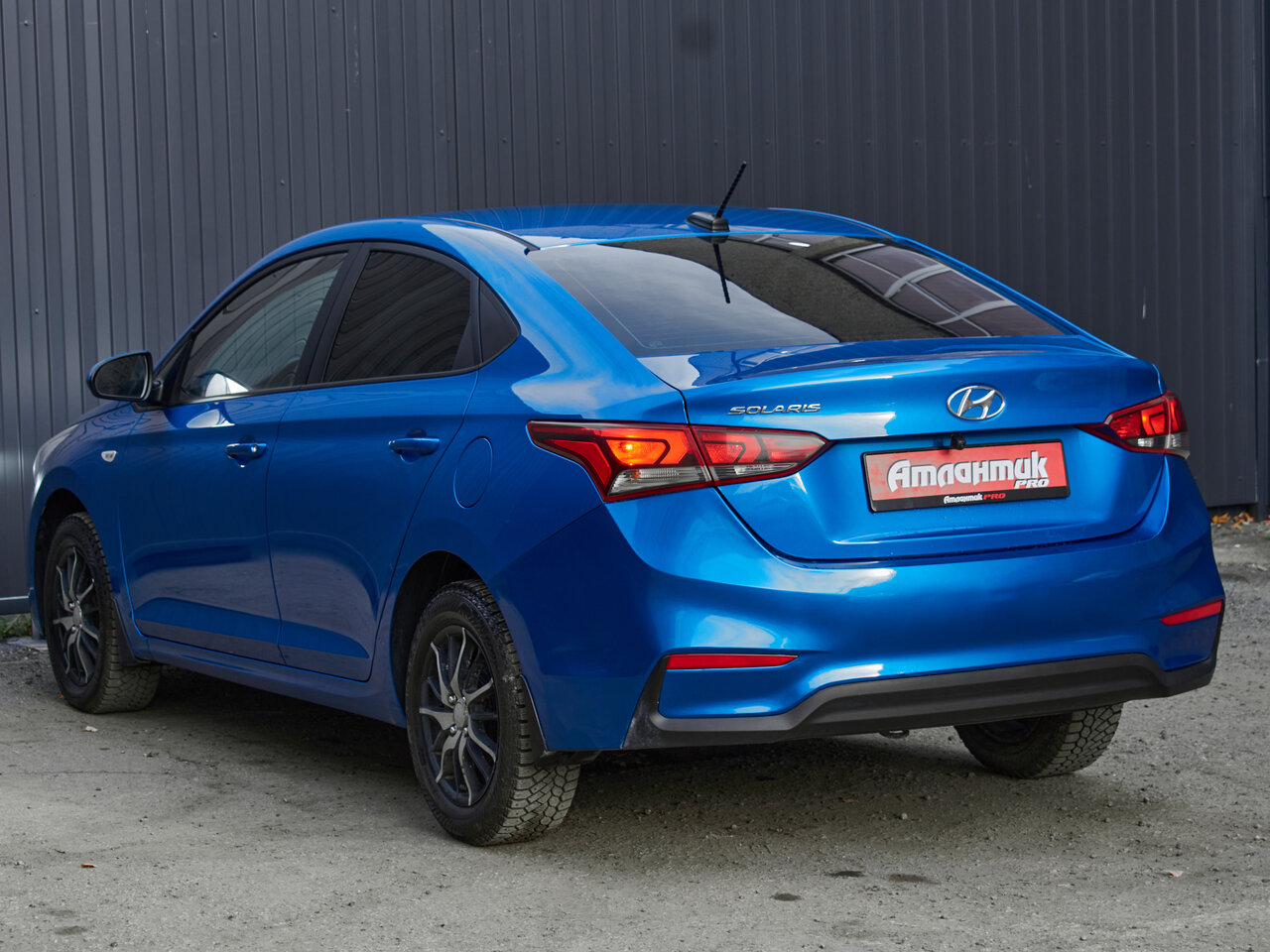 Купить Hyundai Solaris 1.4 MT (100 л.с.), 2017 в Екатеренбурге