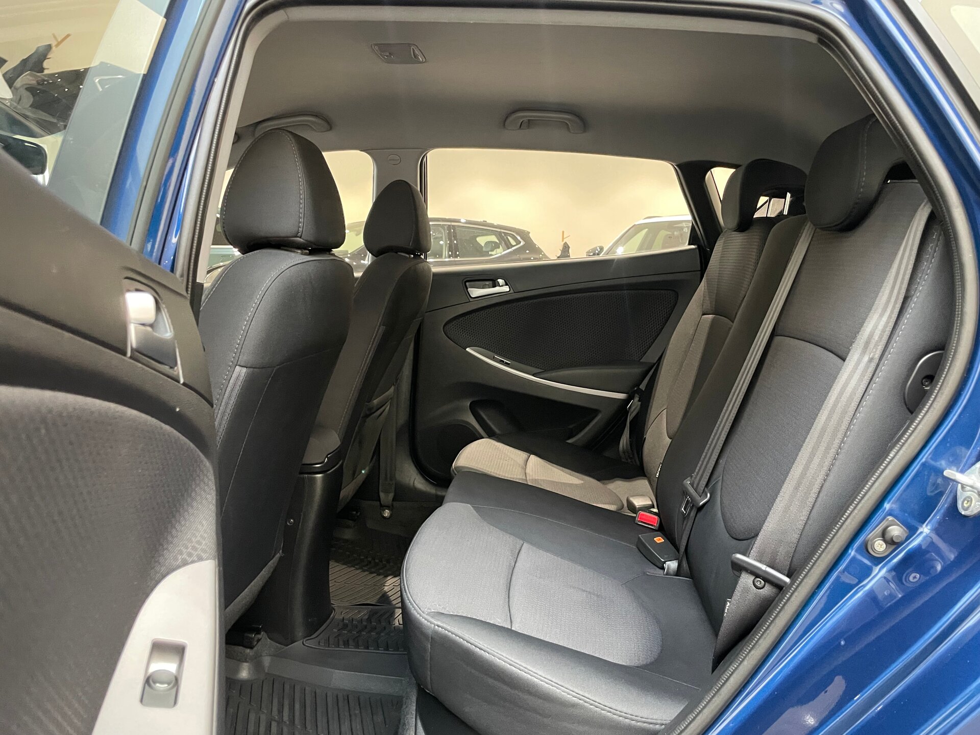 Автомобиль Hyundai Solaris 1.6 AT (123 л.с.) - 9